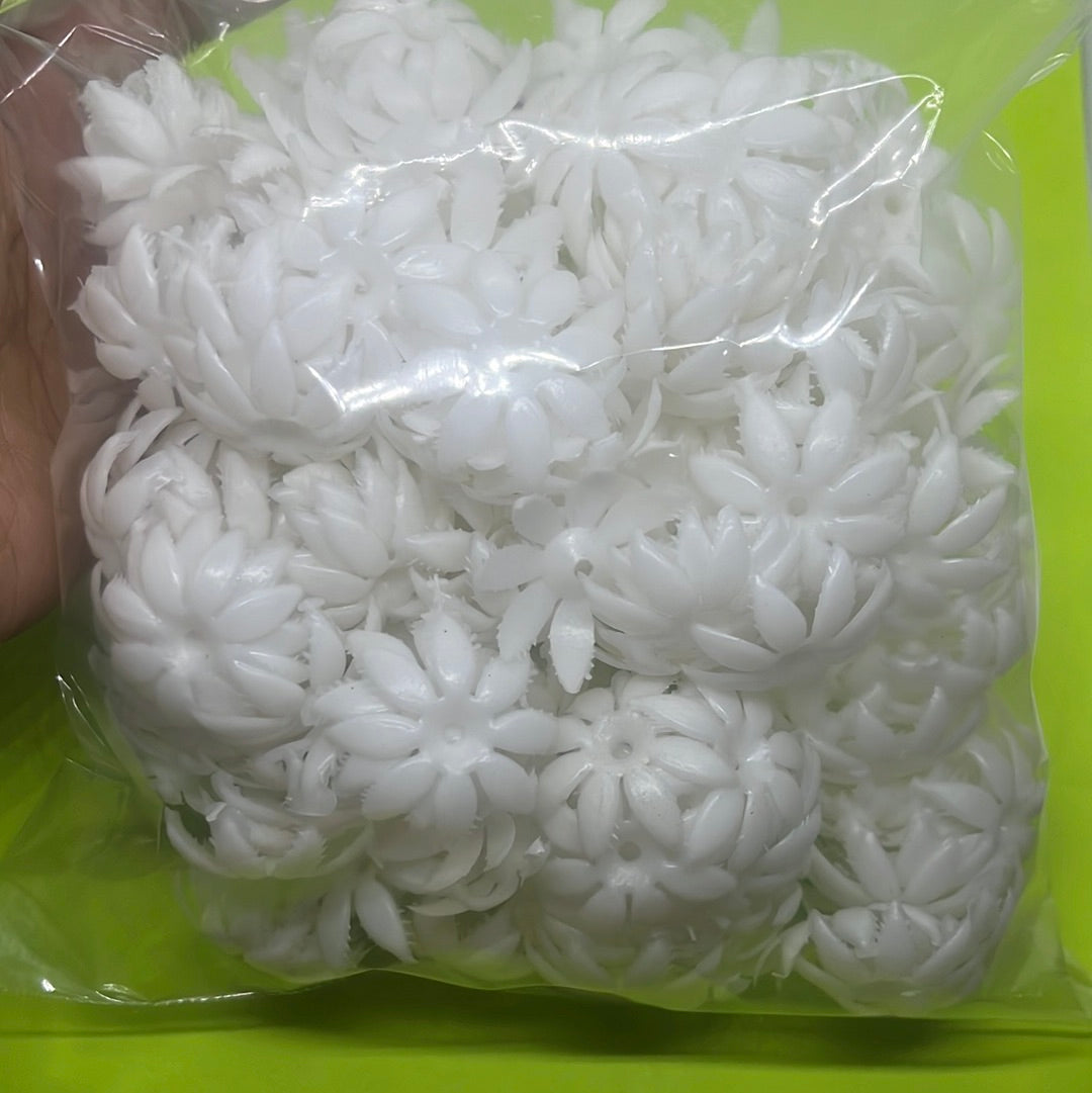 Wall hanging paper white flowers 100g in a pack