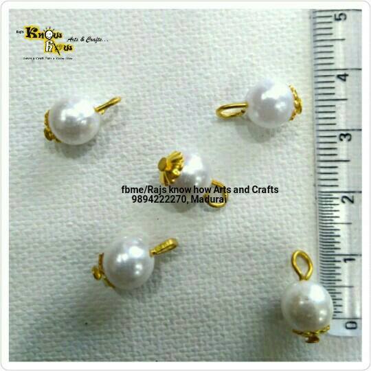 Round Pearl Drops 1 -White- 6 pair in a pack