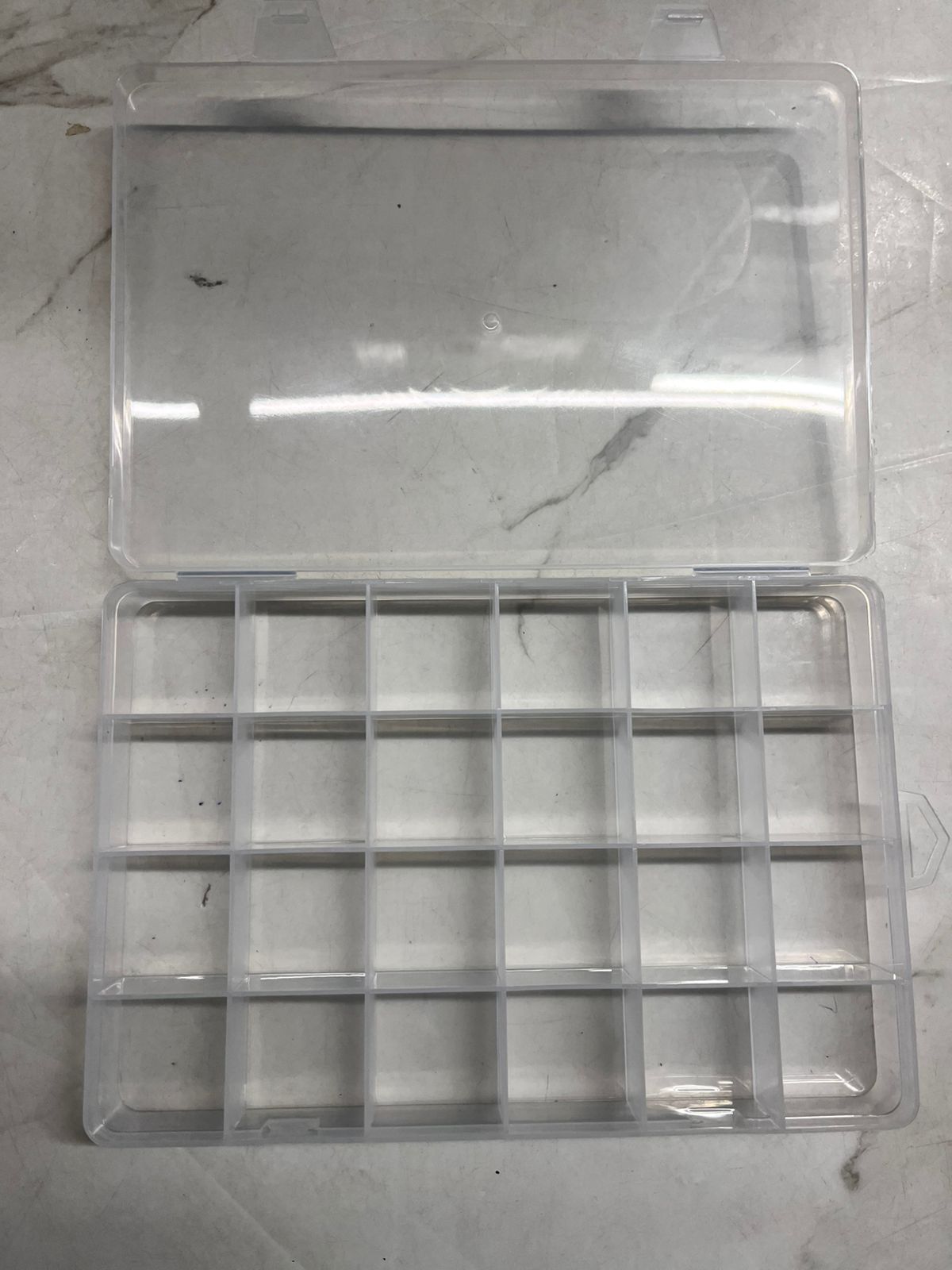Plastic 24 pieces divider box 13x19 cm-BOD20