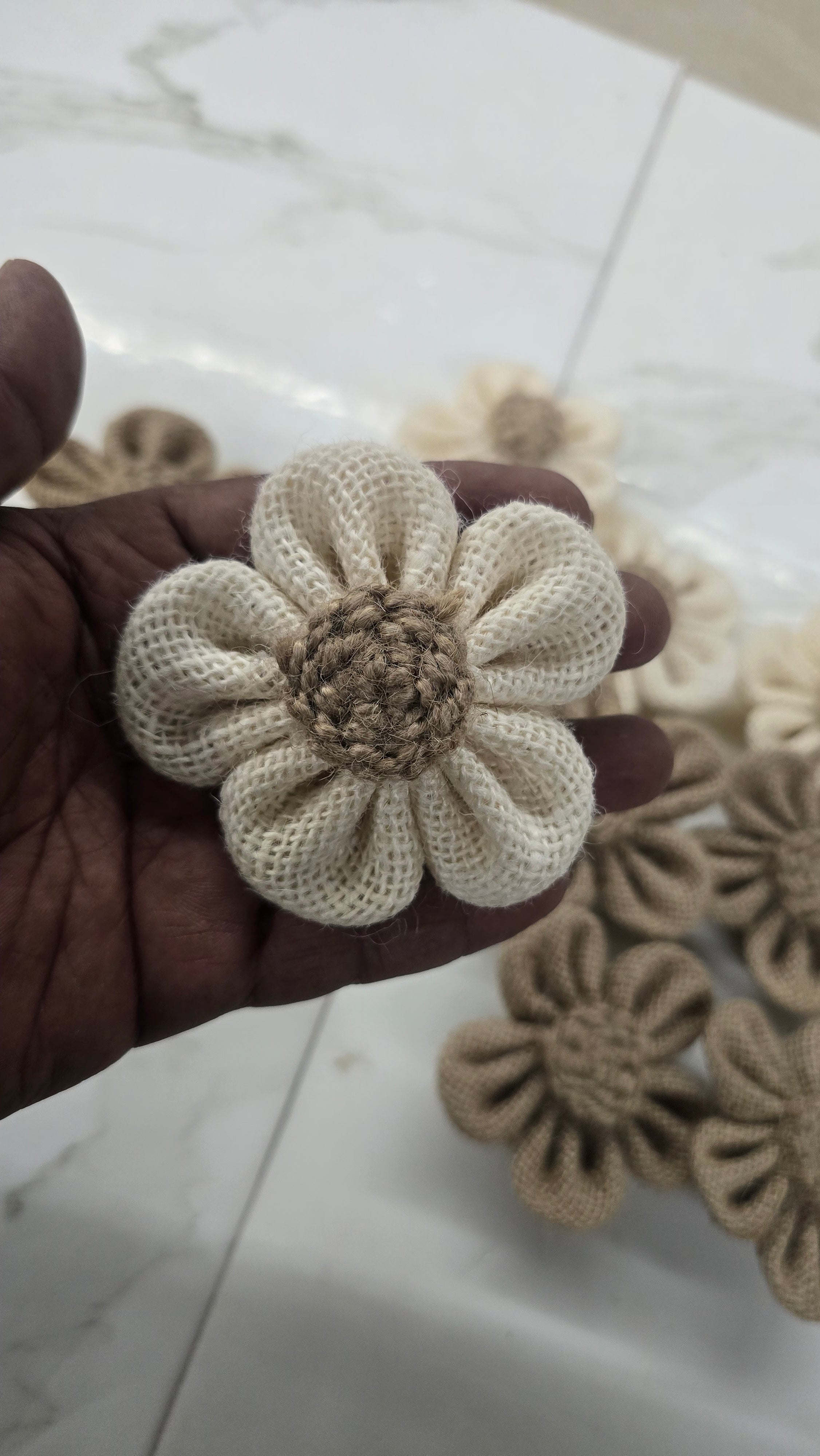 Jute flower natural color -10piece