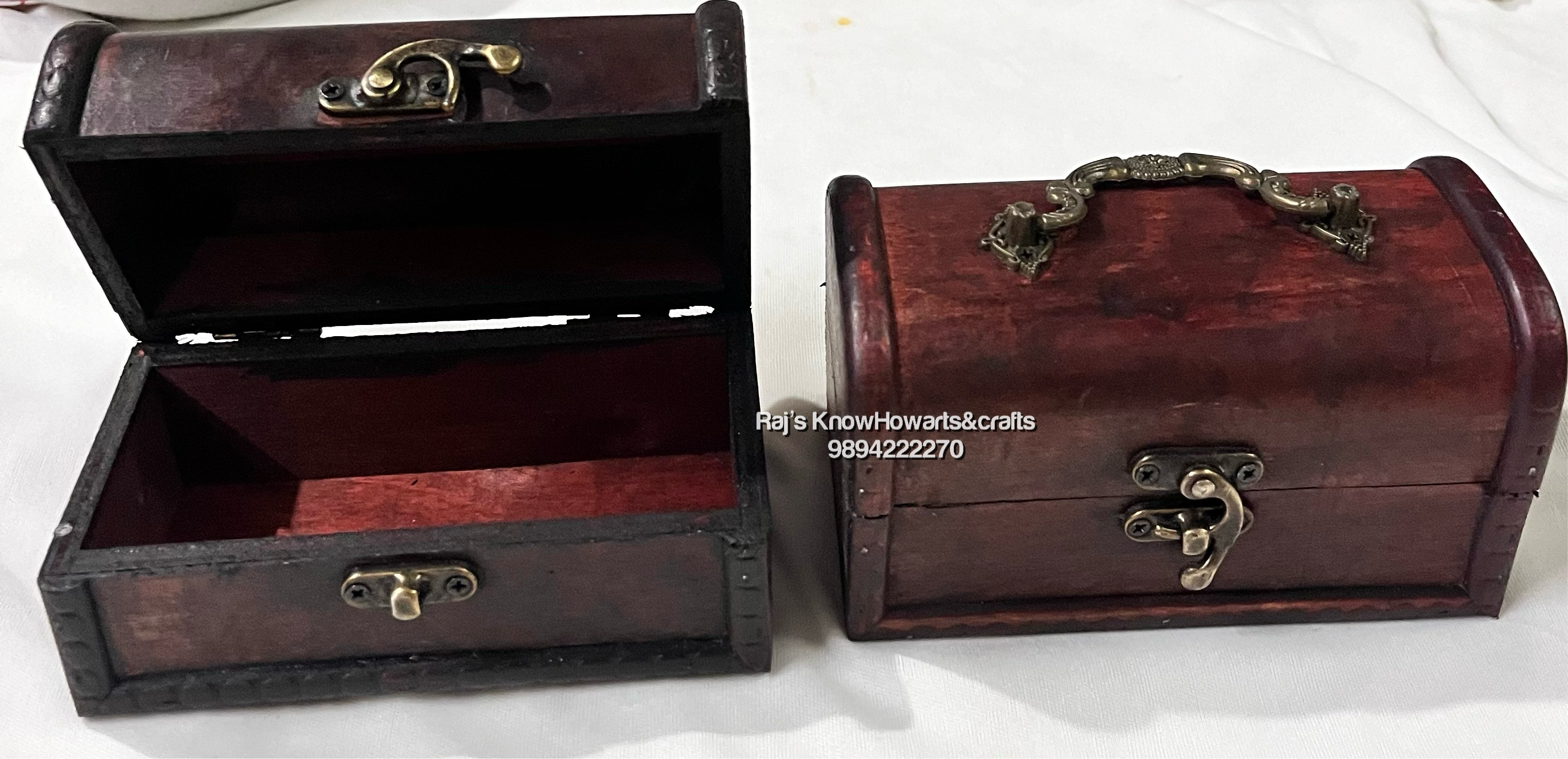 WOODEN BOX ANTIQUE DESIGN