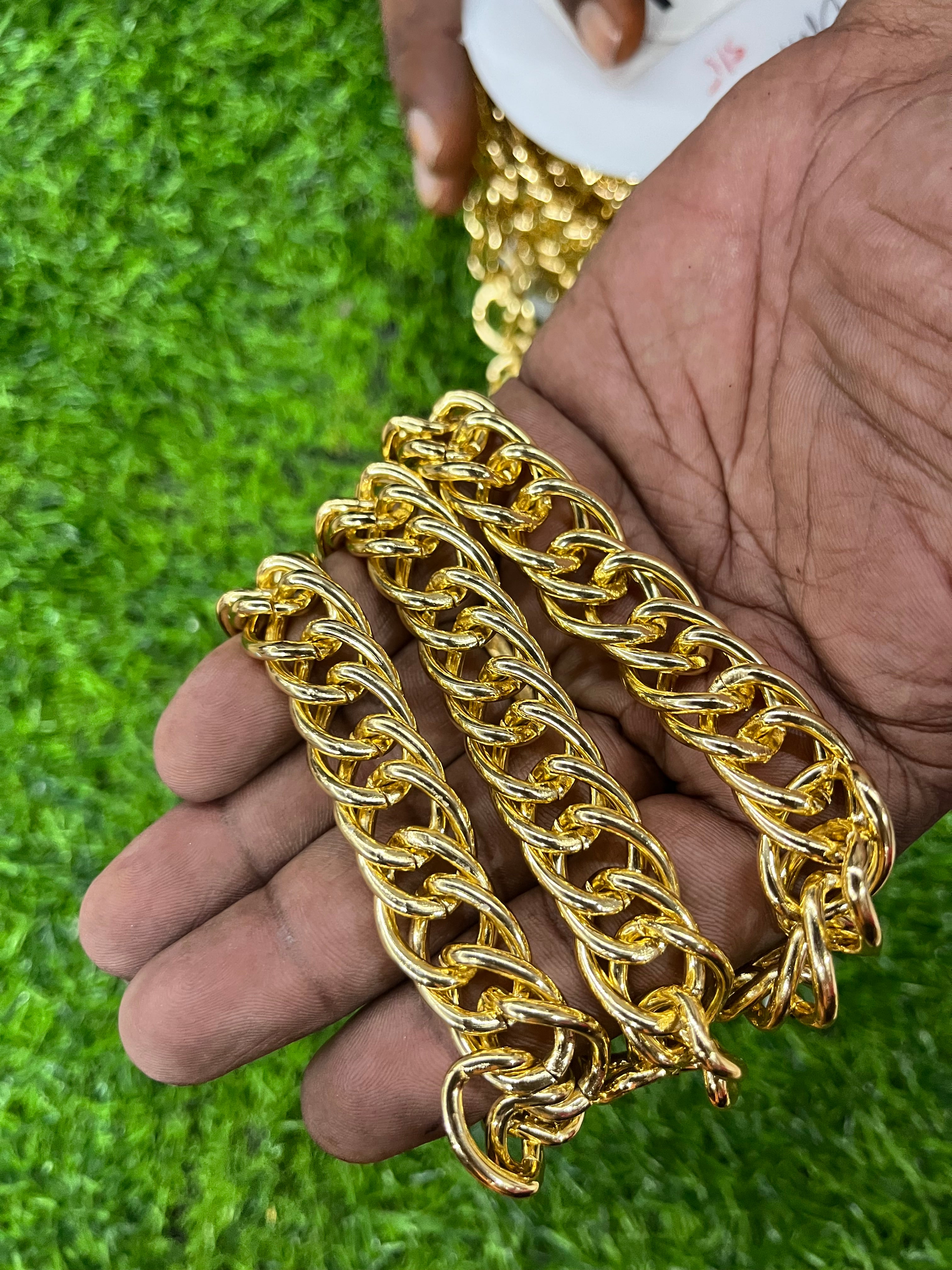 Men’s gold chain- 1 meter