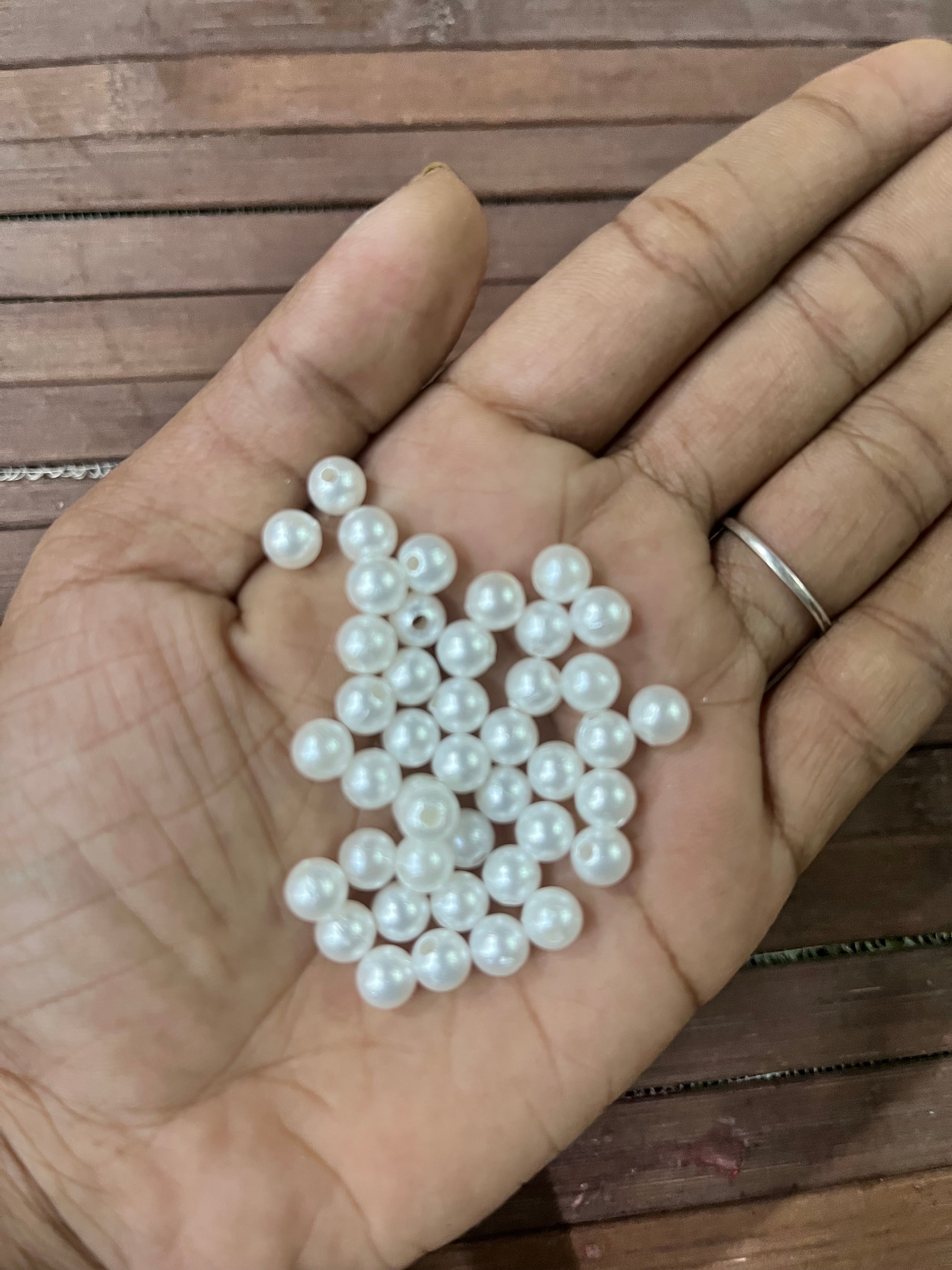 Plastic pearl beads - 50 g