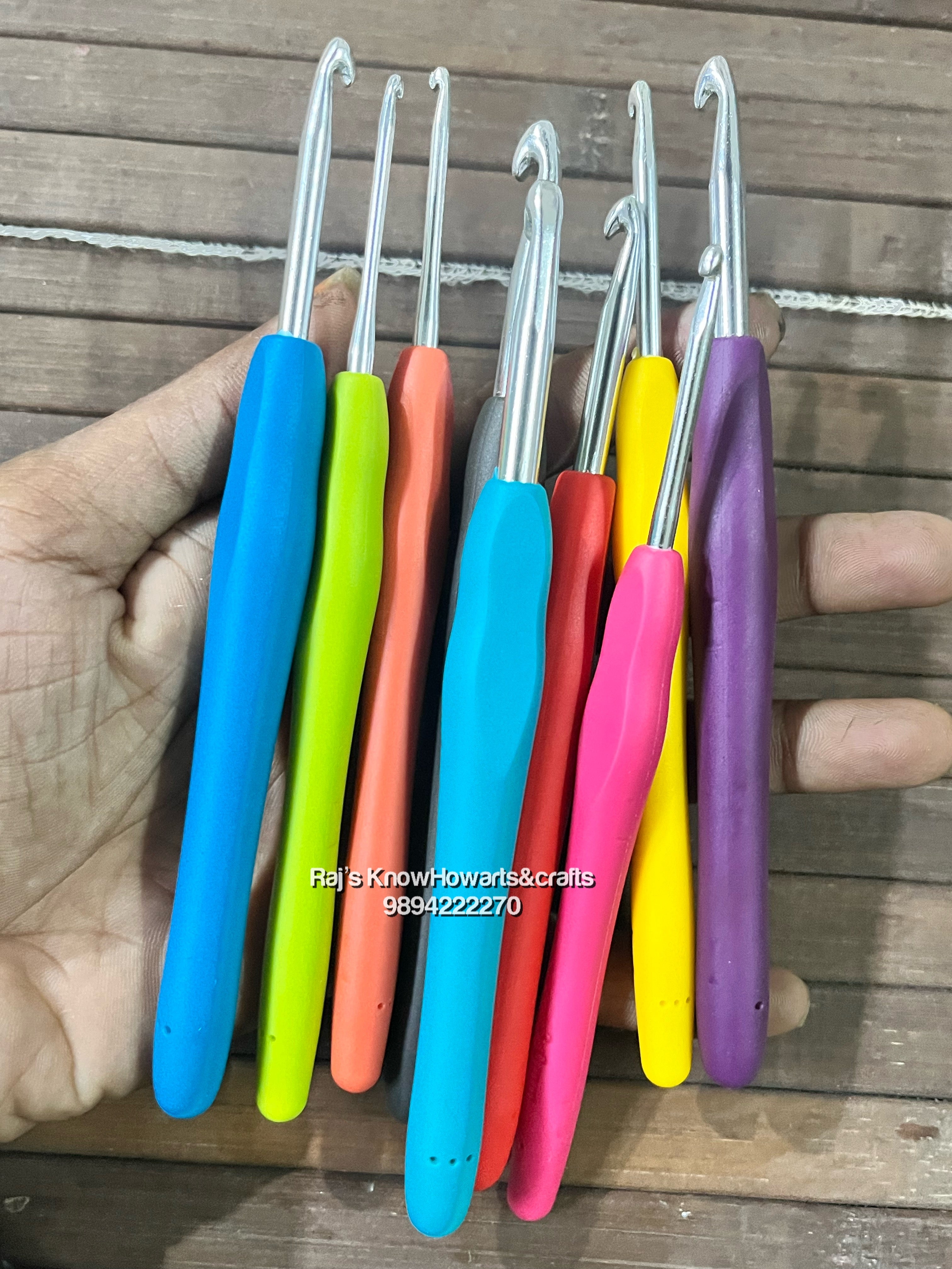 Aluminium multicolour crochet Hook