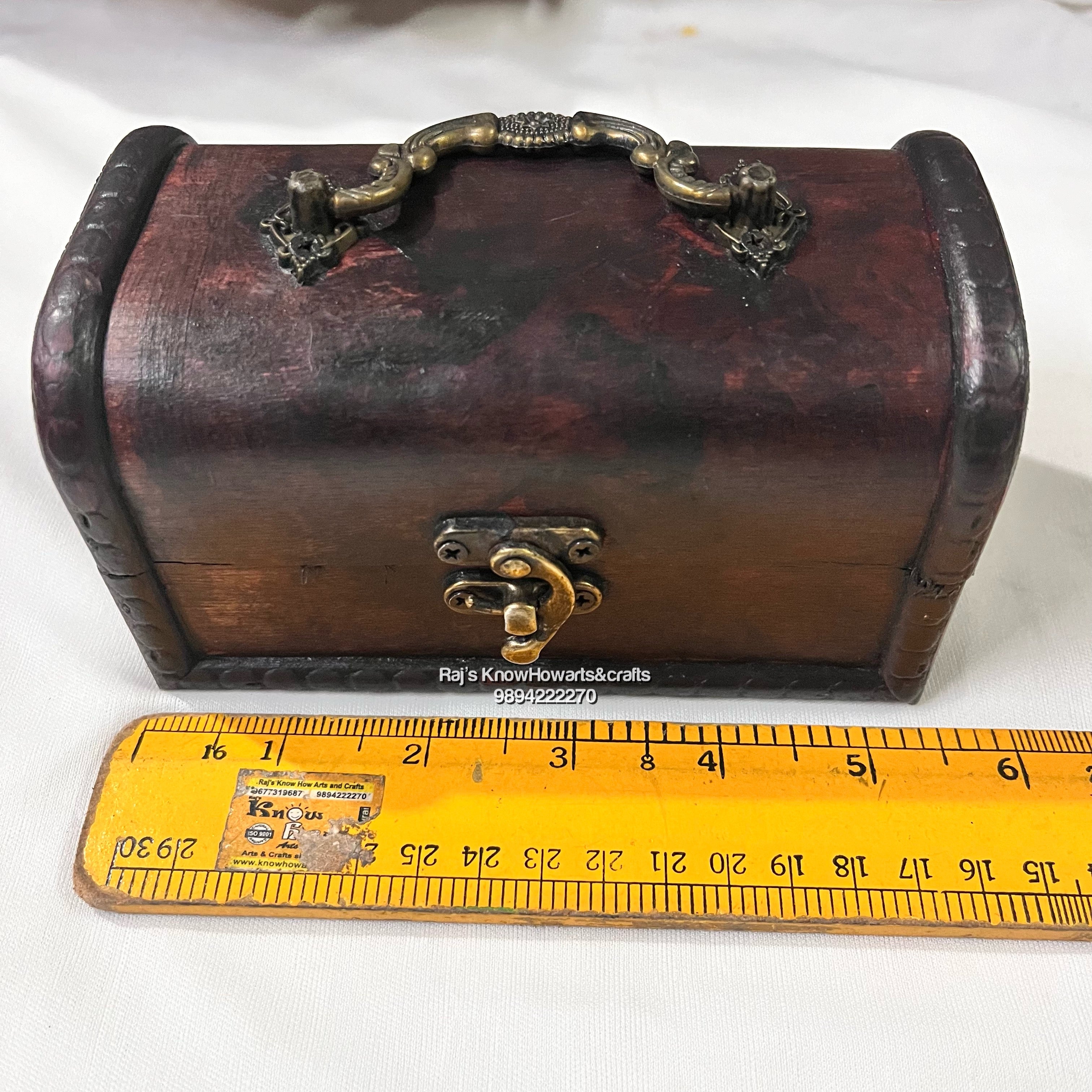 WOODEN BOX ANTIQUE DESIGN