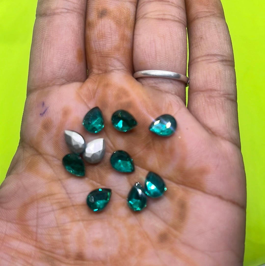 6x8 green  Thilakam Tanjore Painting american diamond  Kundan stones-10 stones in a pack