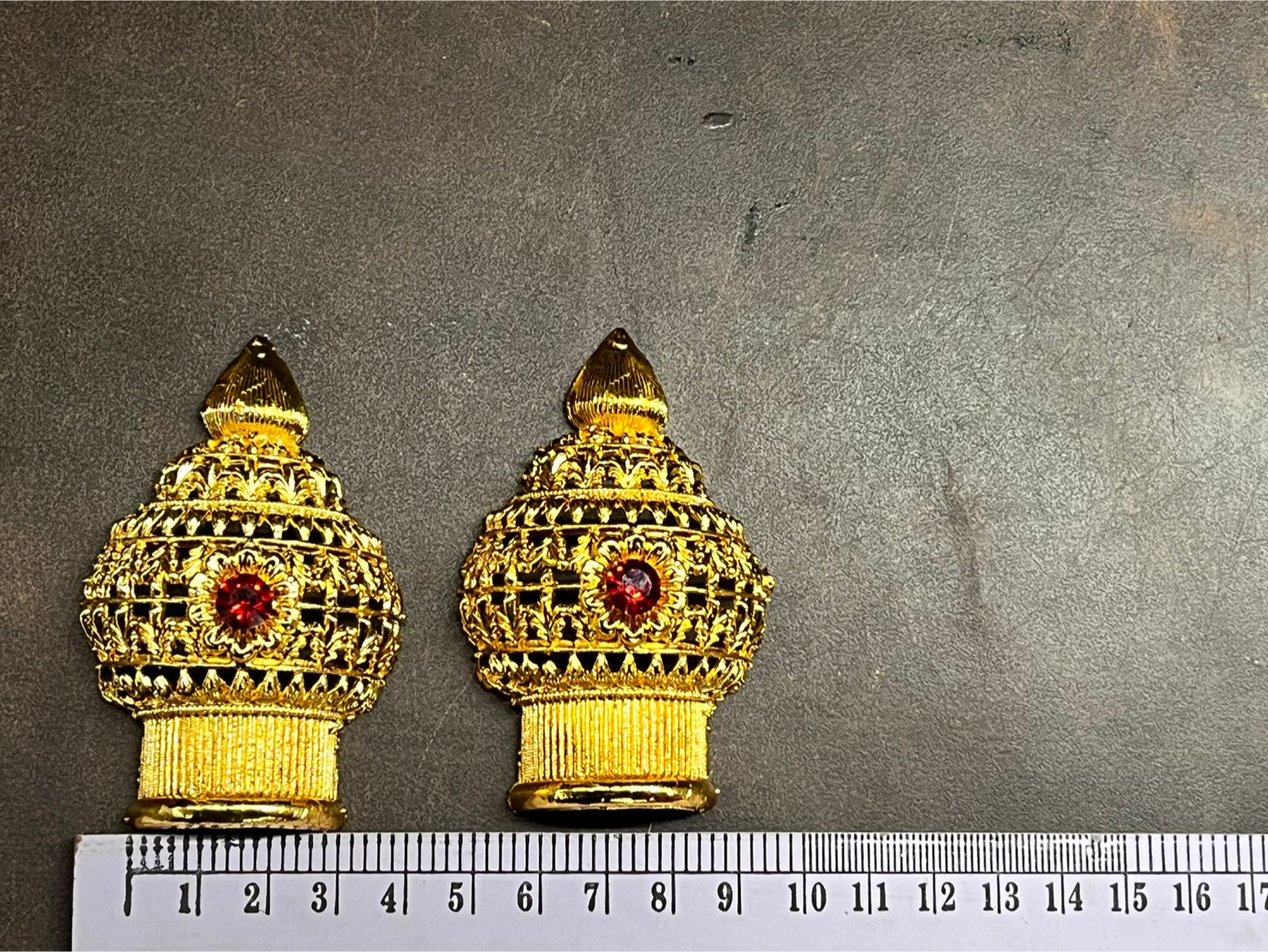 HALF PERUMAL/PAANDIYAN GREEDAM MUKUT MEIDUM-PNGREED (in cm)-1 PIECE