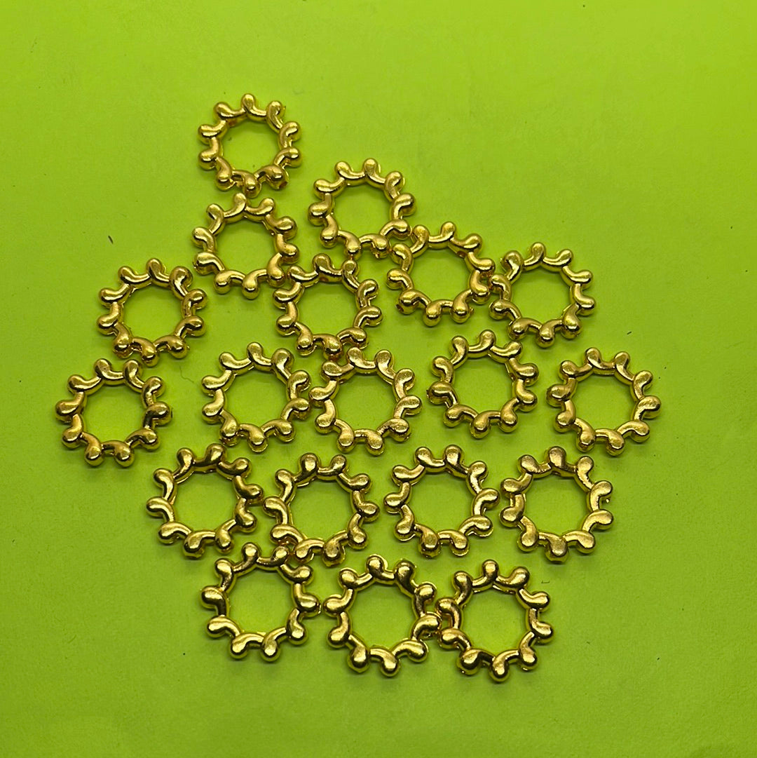 10mm Golden flower Designer ring plastic beads more than 25pc