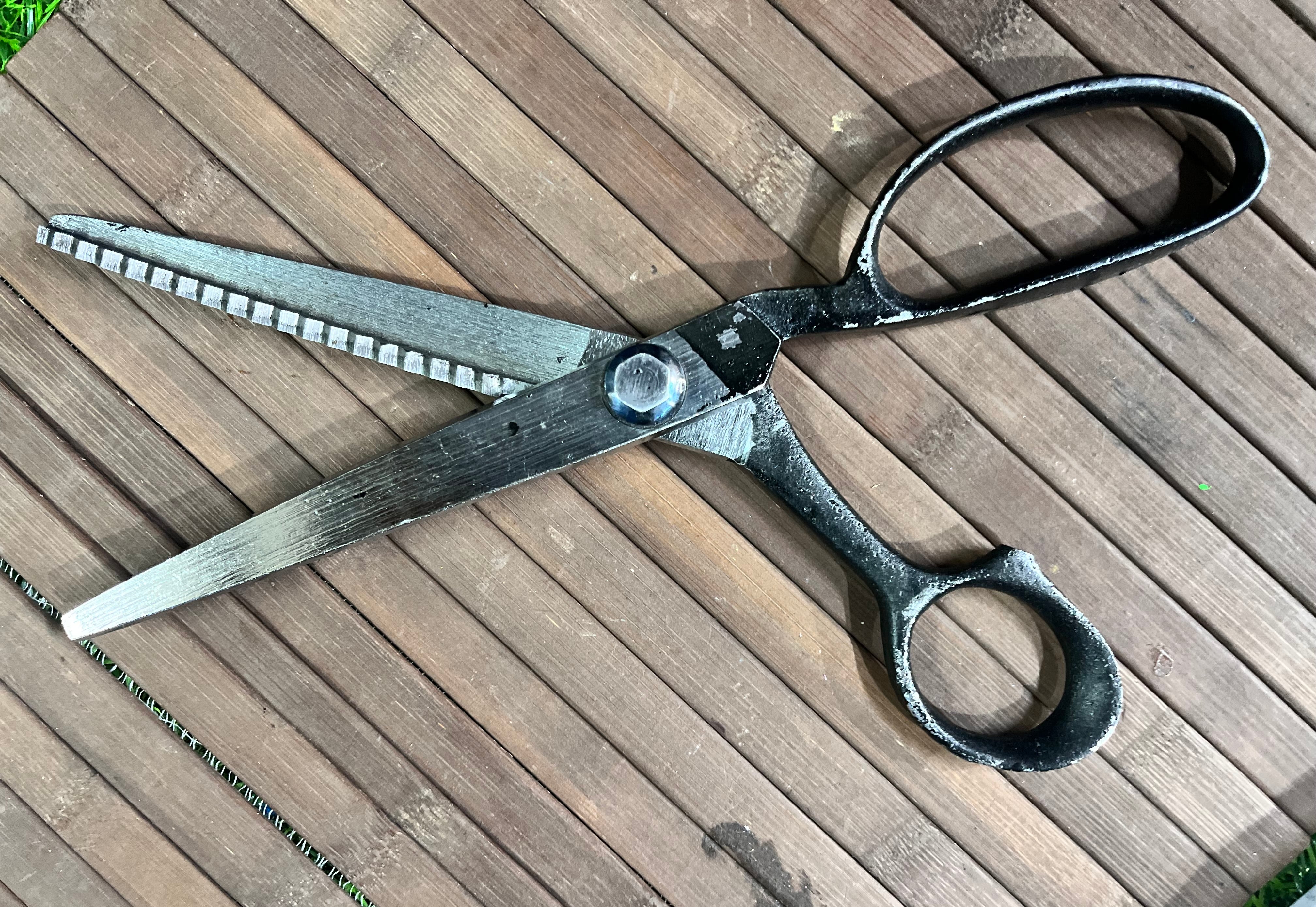 Zig Zack Scissors - 1 pc