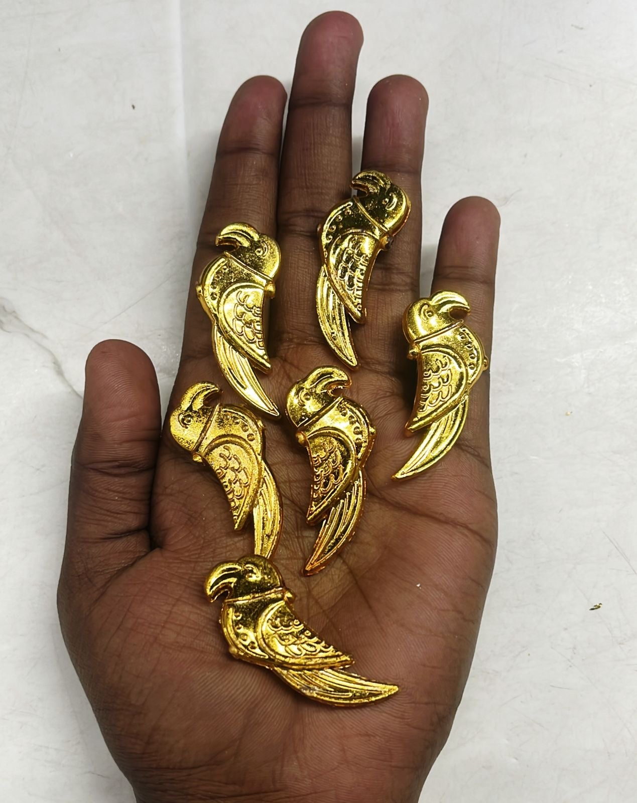 Golden Acrylic parrot beads 100g in a 1pack