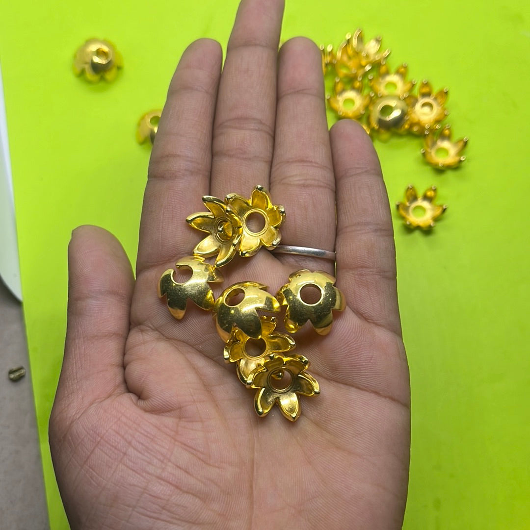 Gold flower beads more than 25pc
