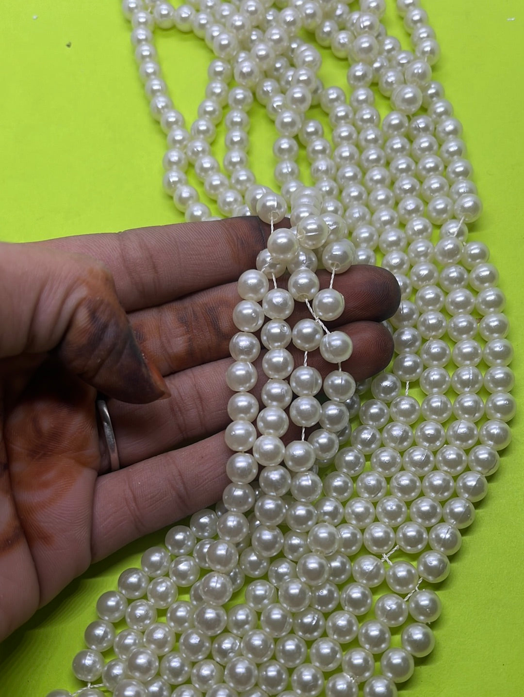 White round beads 8mm - 500 beads in a punch