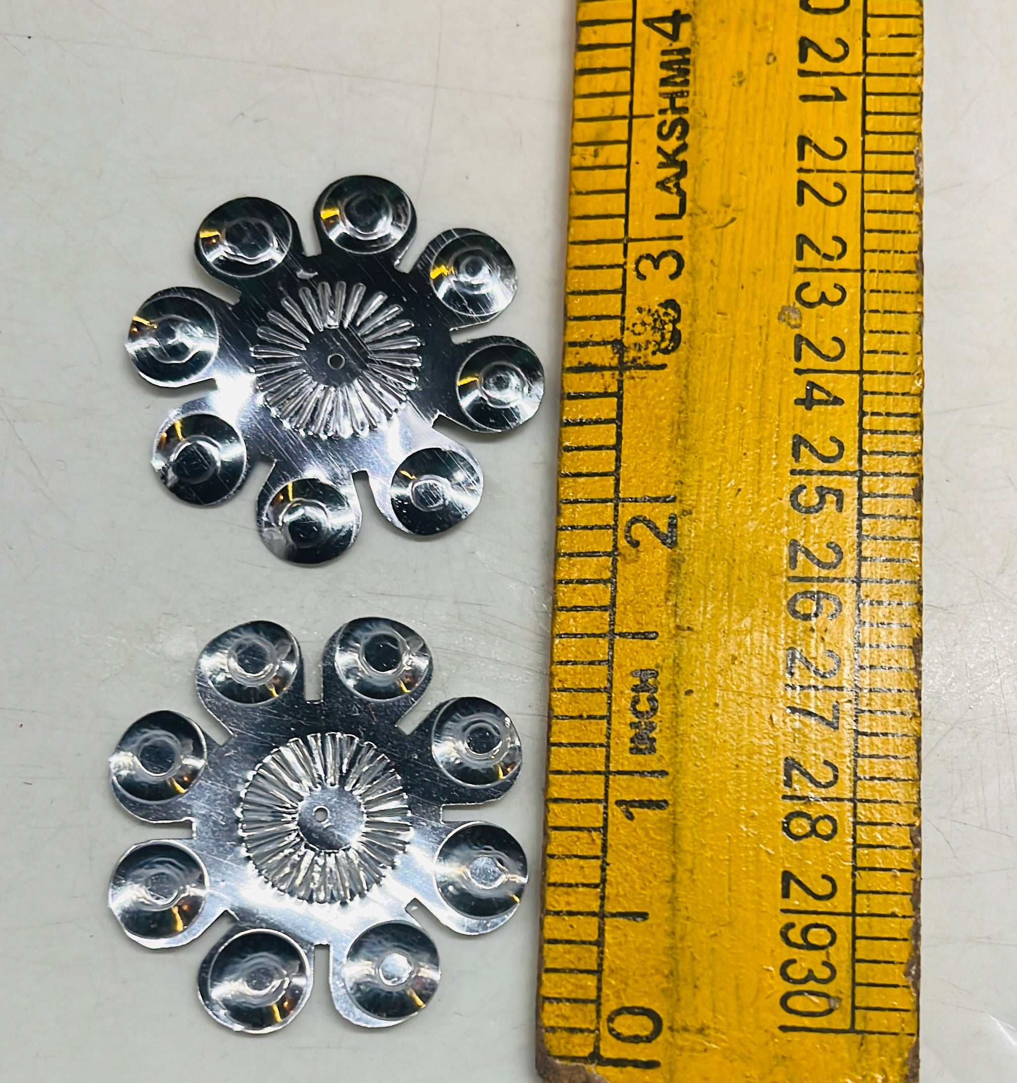 Flower design 1.5inch silver sequence 100g-1pack/555C