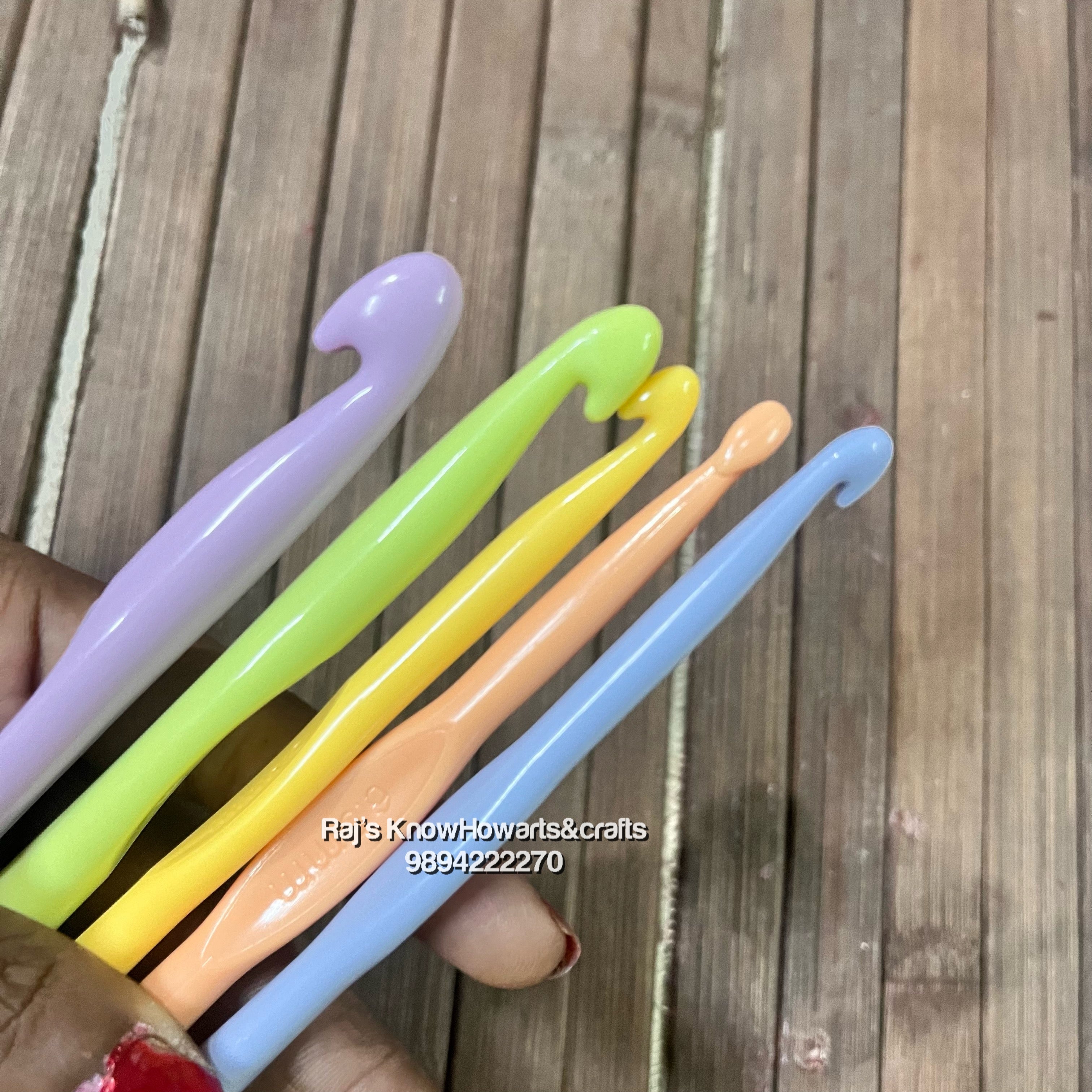 Crochet Hook set (plastic)