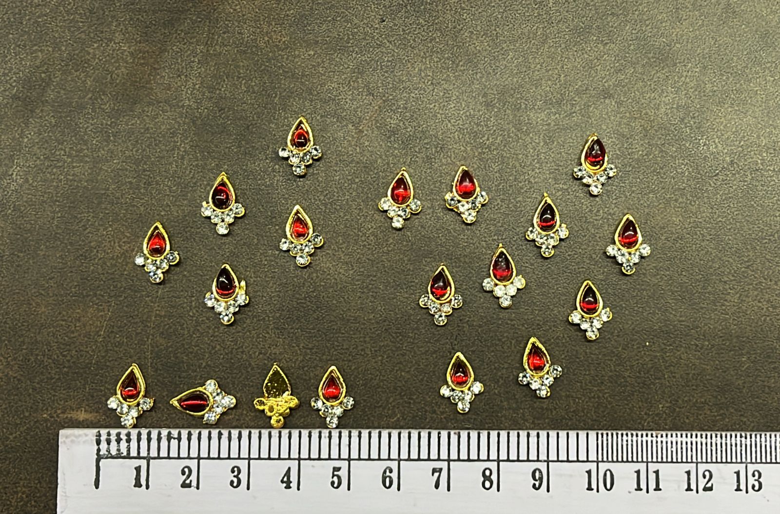 5stones THILAKAM POTTU small 4 PIECE . TLKS5