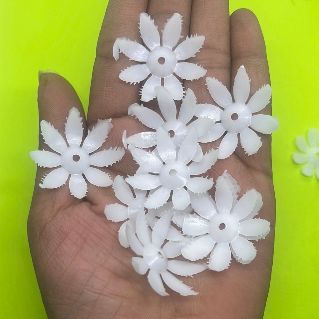 Wall hanging paper white flowers 100g in a pack