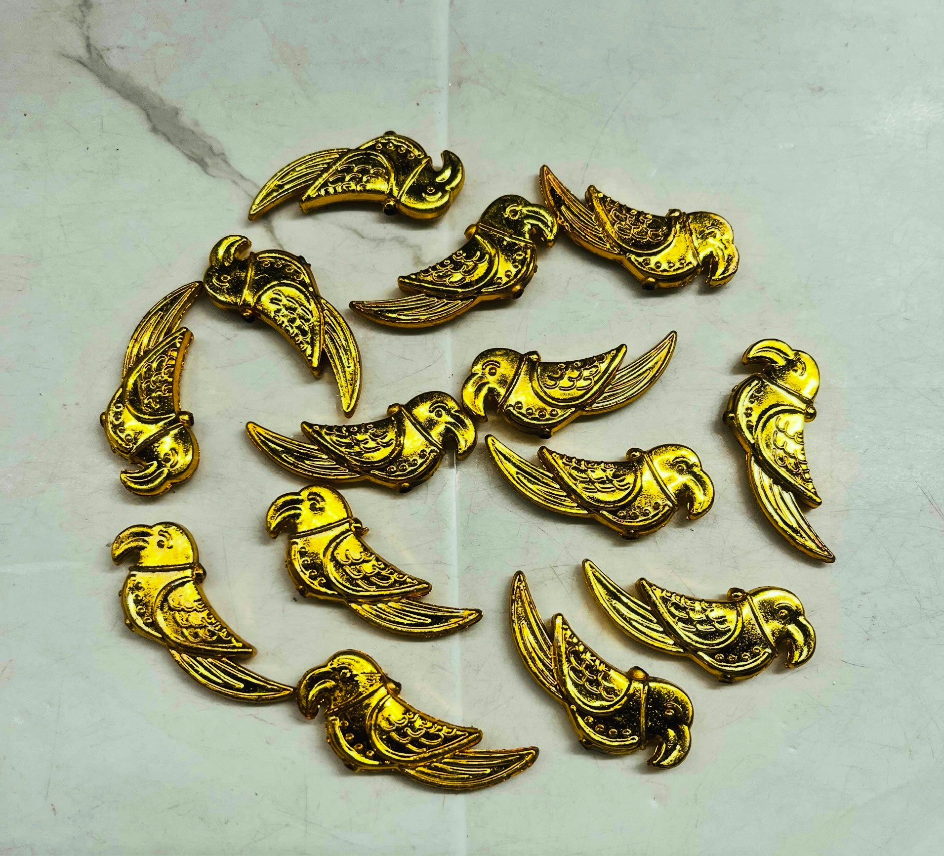 Golden Acrylic parrot beads 100g in a 1pack