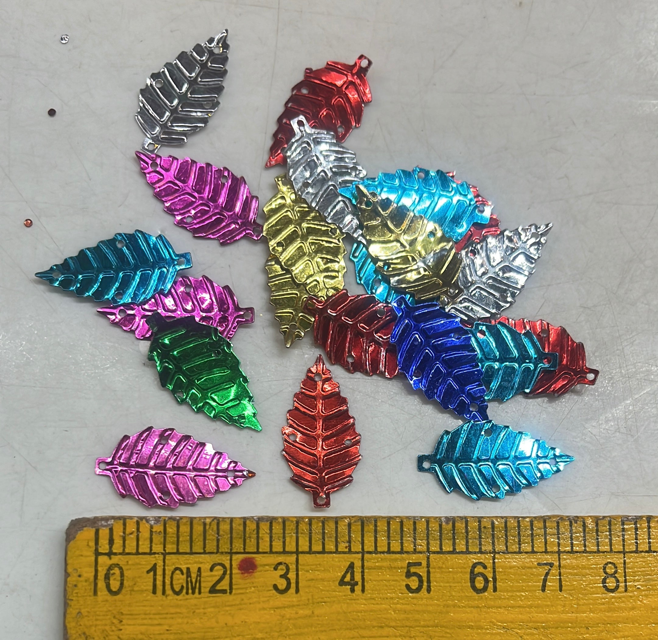 Chamki multicolor leaves 100g-1pack/555C