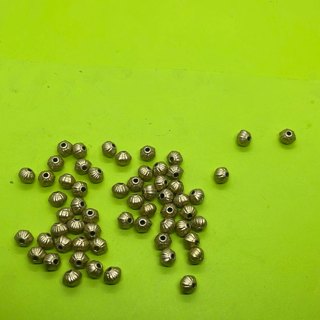 5mm silver round beads more than 25pc 2