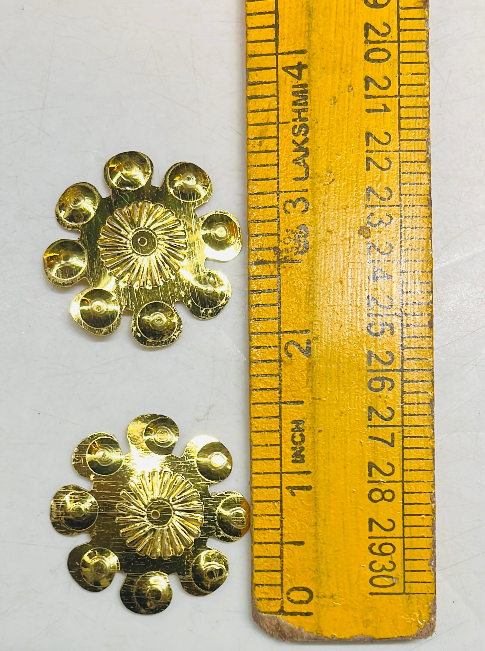 Flower design 1.5inch gold sequence 100g-1pack/555C