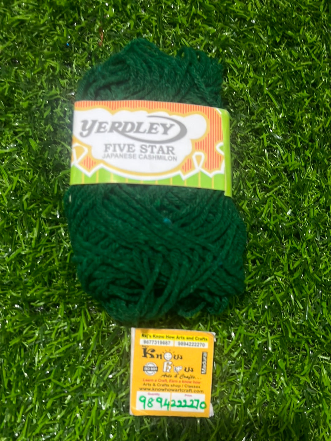 Sap green Woolen thread