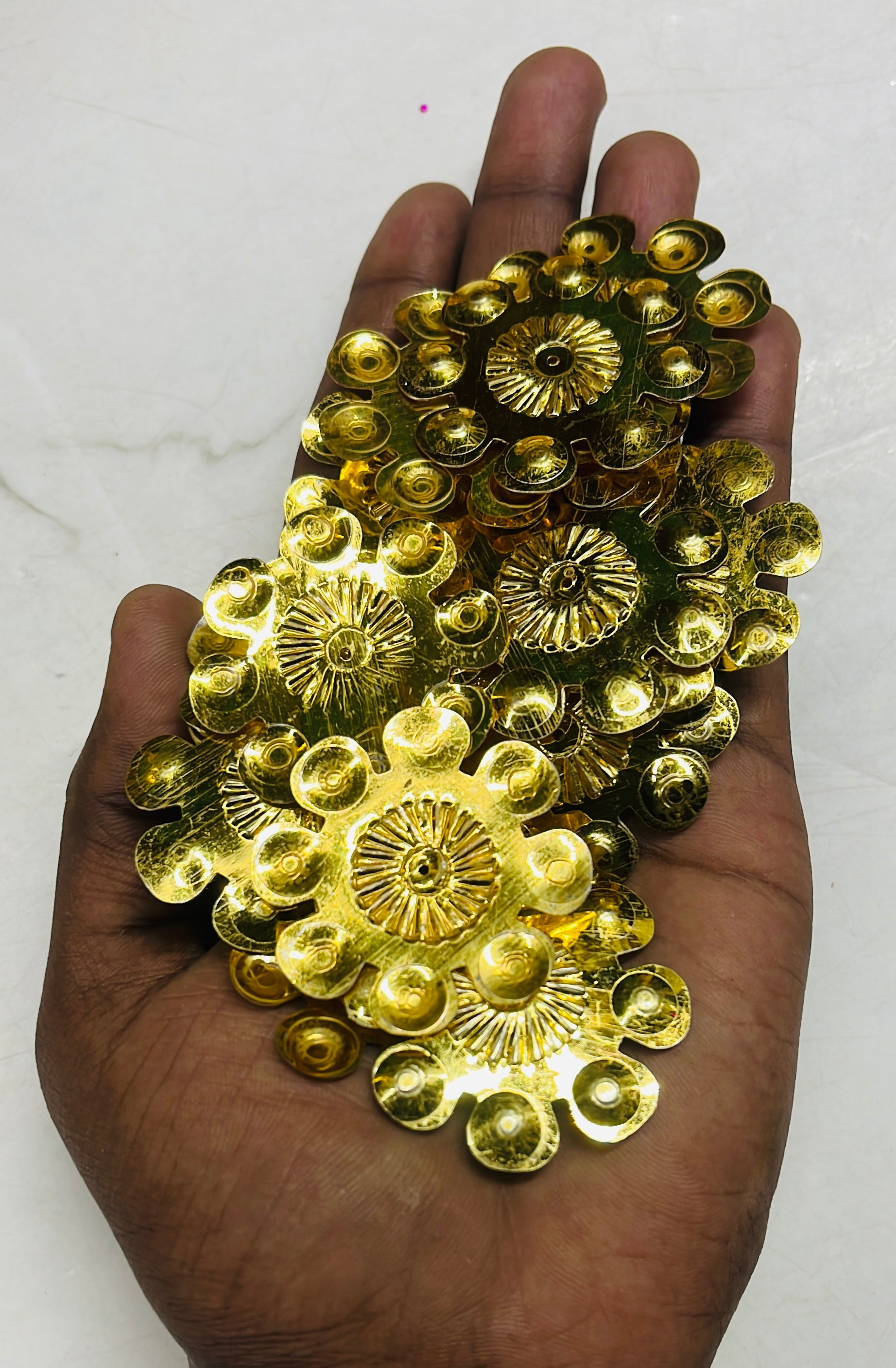 Flower design 1.5inch gold sequence 100g-1pack/555C