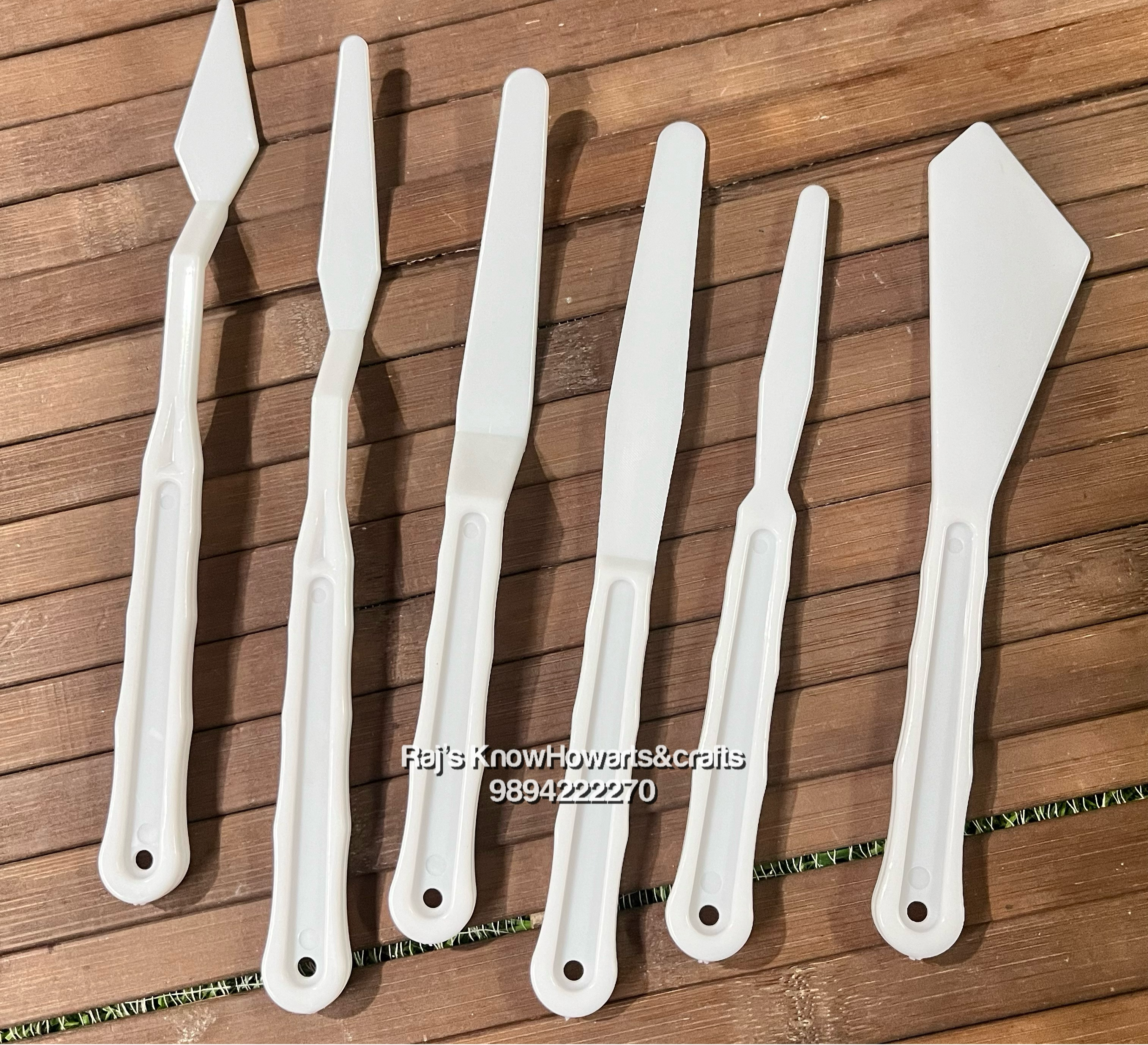 Plastic palette knifes set