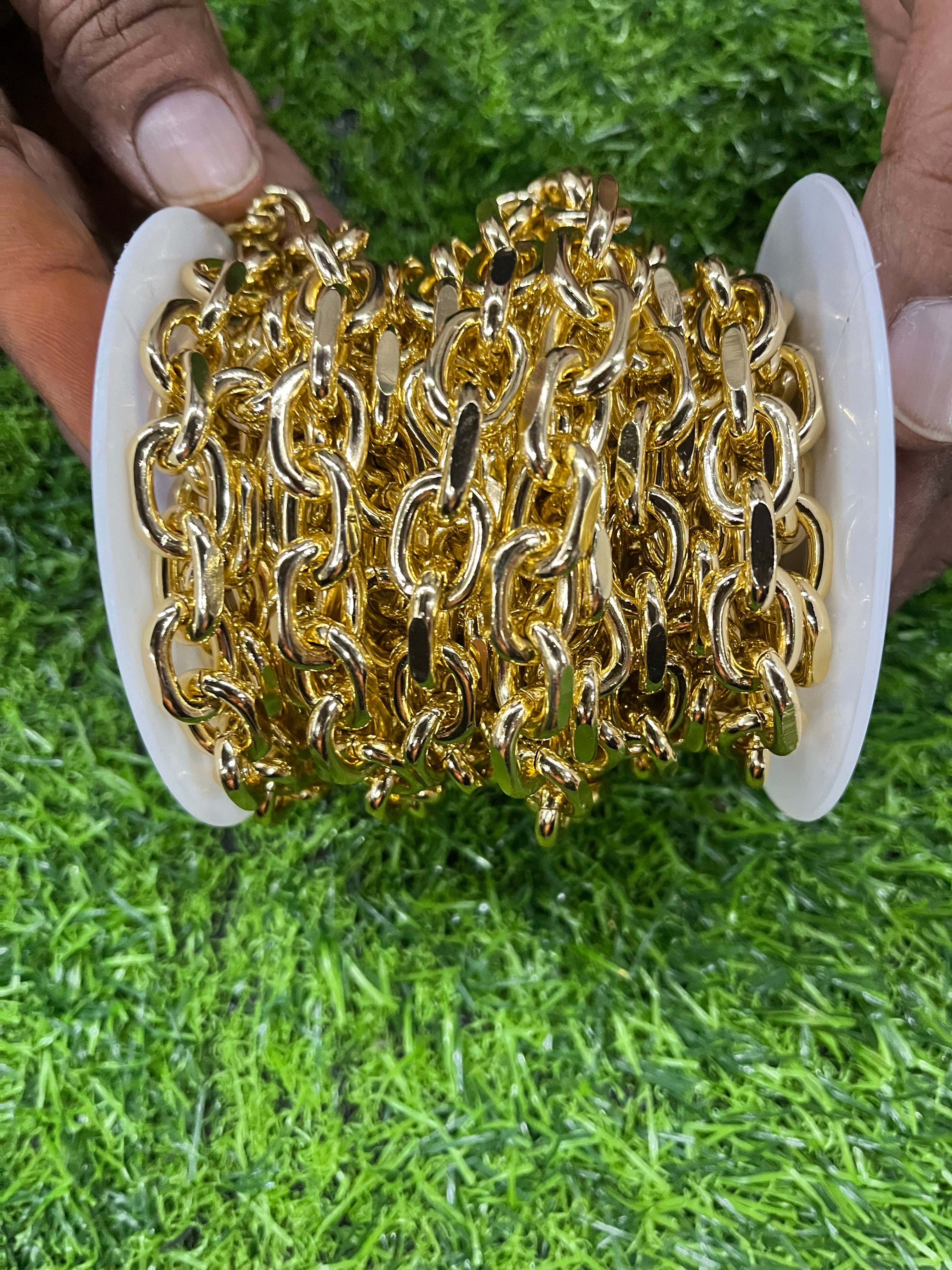 Men’s gold chain- 1 meter