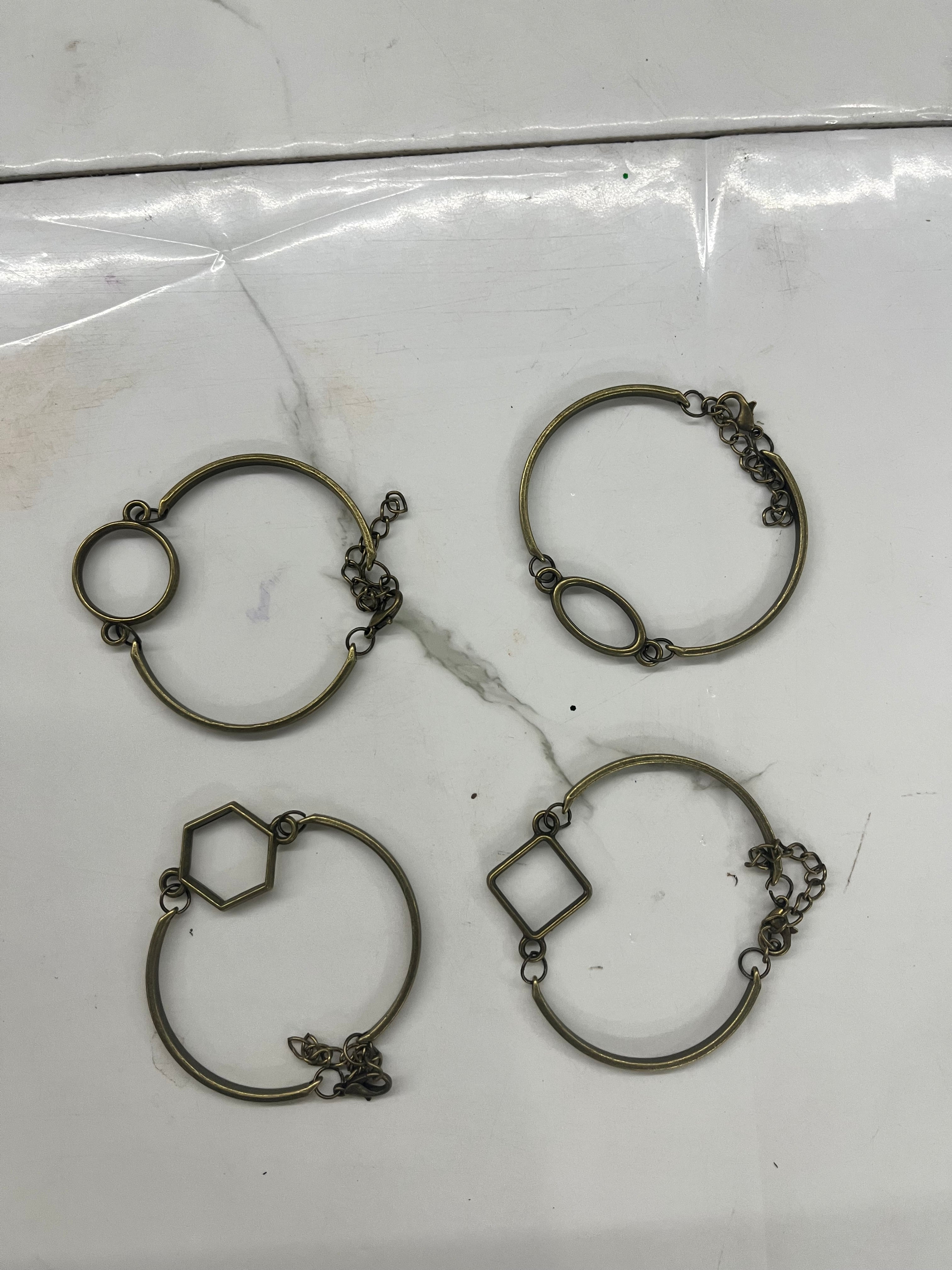 Bracelet chains- any one piece