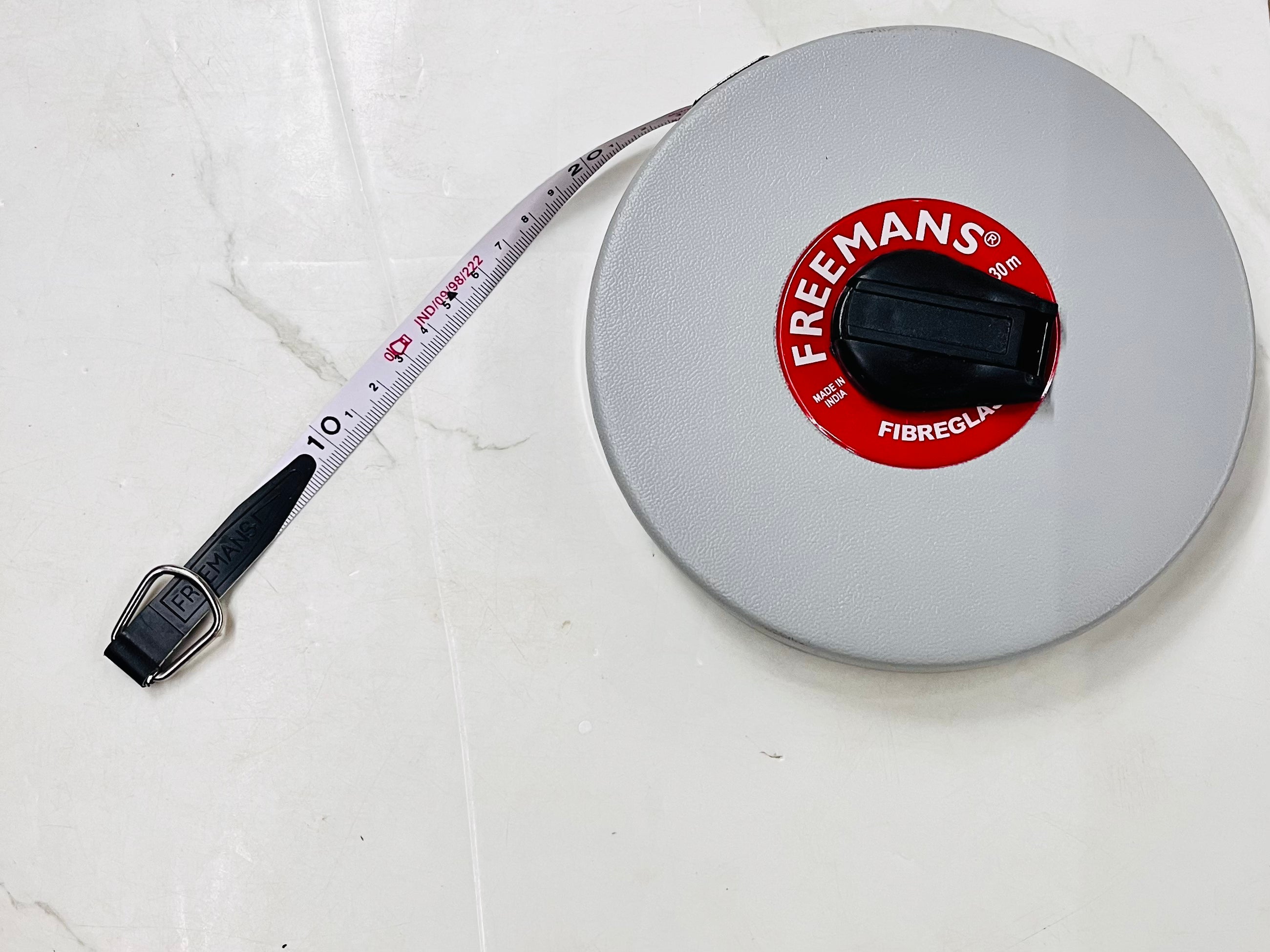 Freemans basic measuring tape different sizes in a 1pack