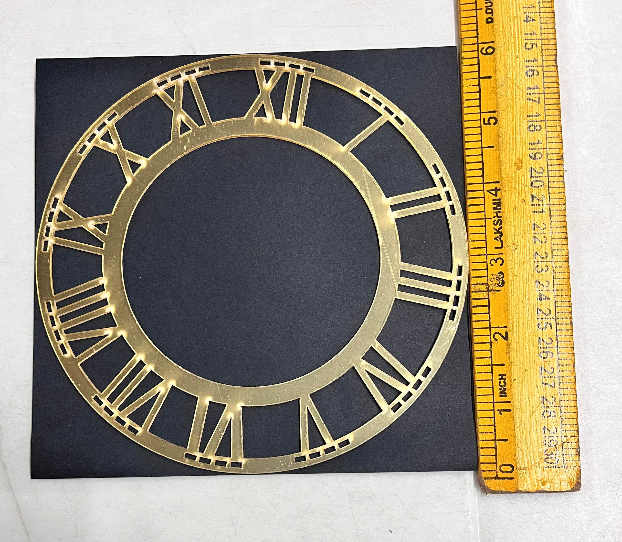 Acrylic clock round roman letter
