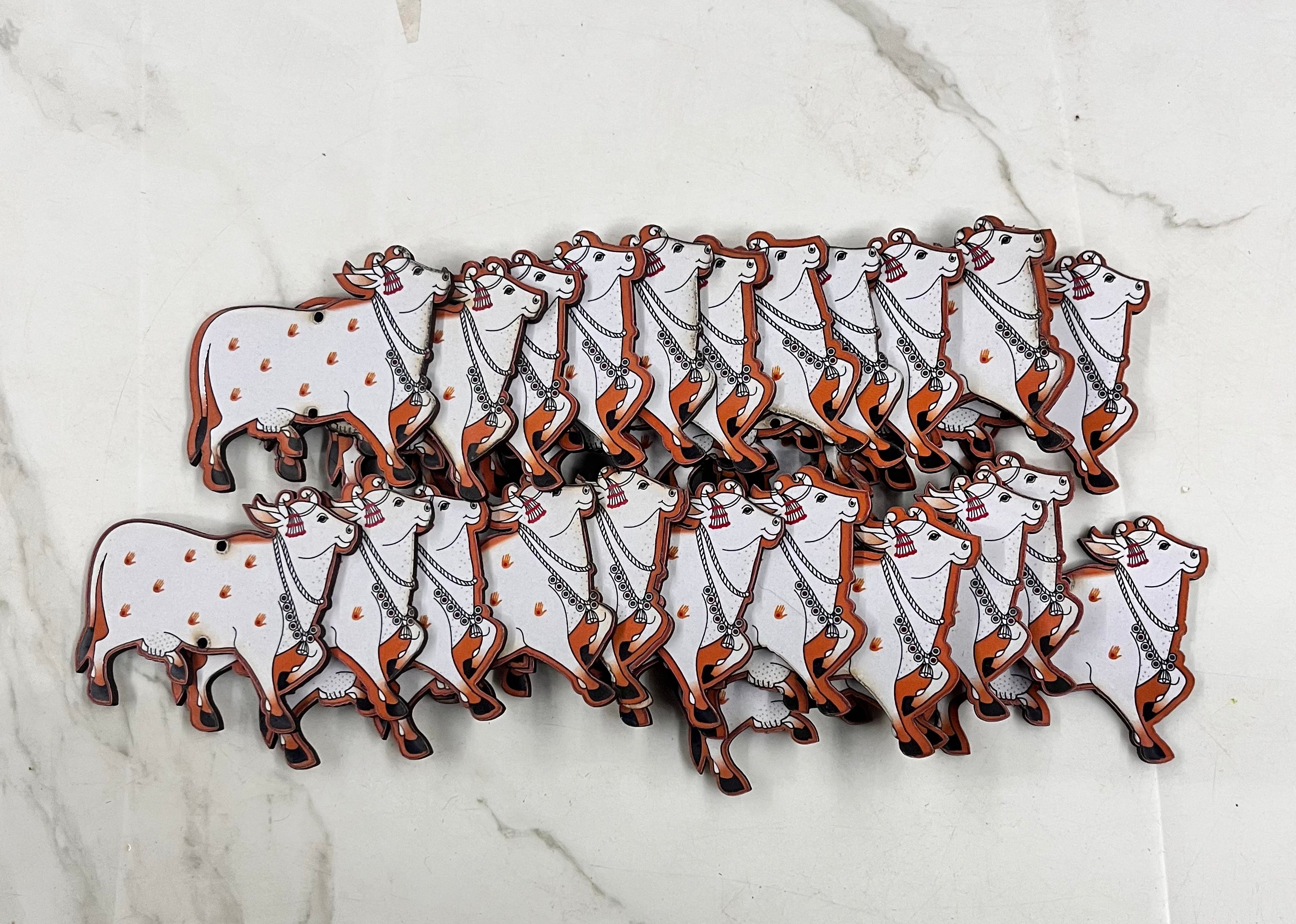 Cow wooden cutout with hole 1inch 25piece pack