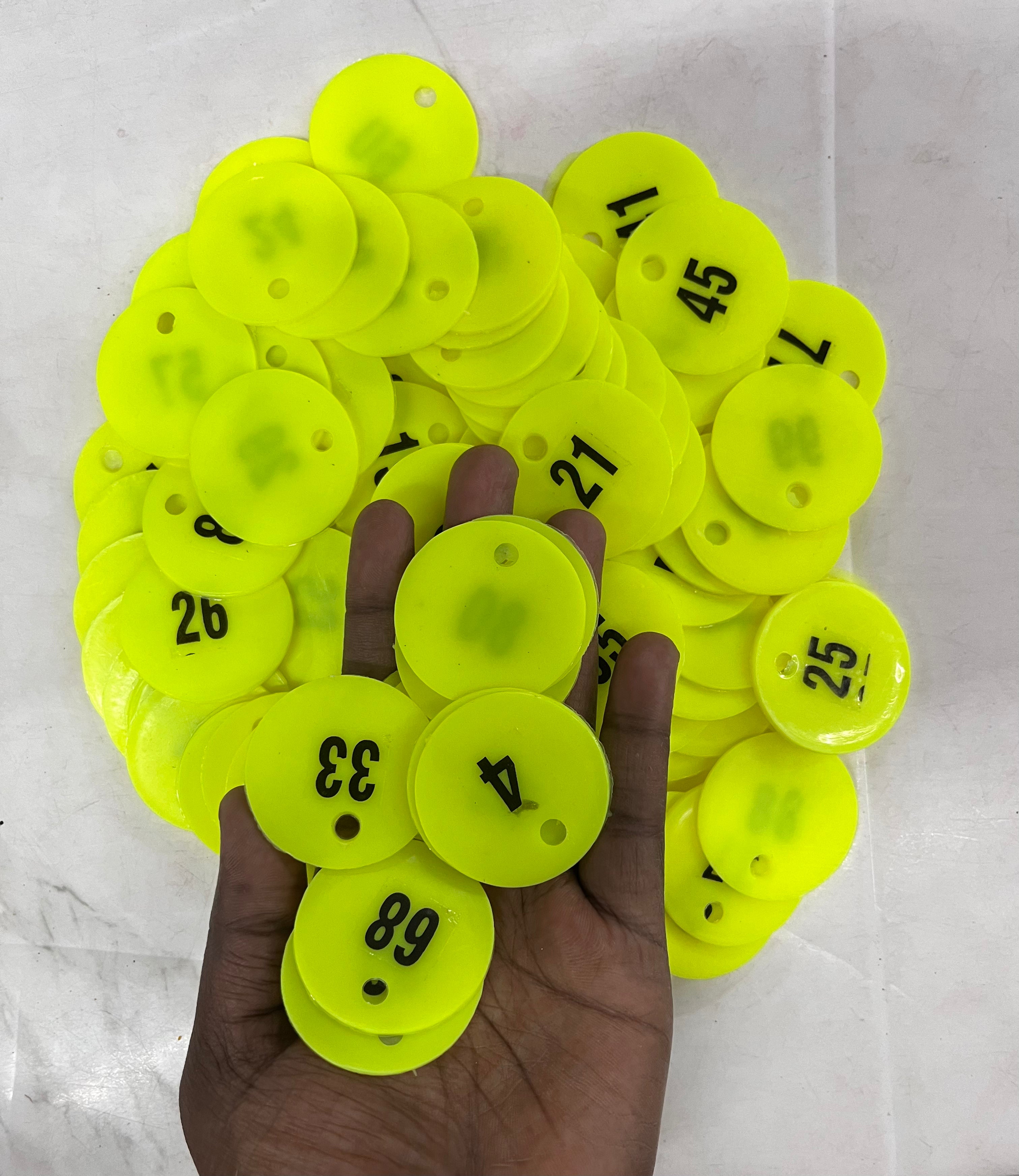 Plastic Token with hole 1-100 token -1pack