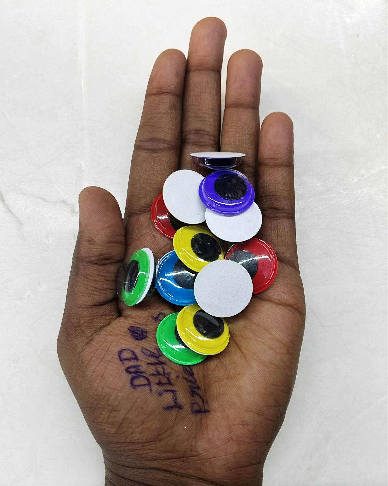 Google eyes multicolour sticker different size available in a pack