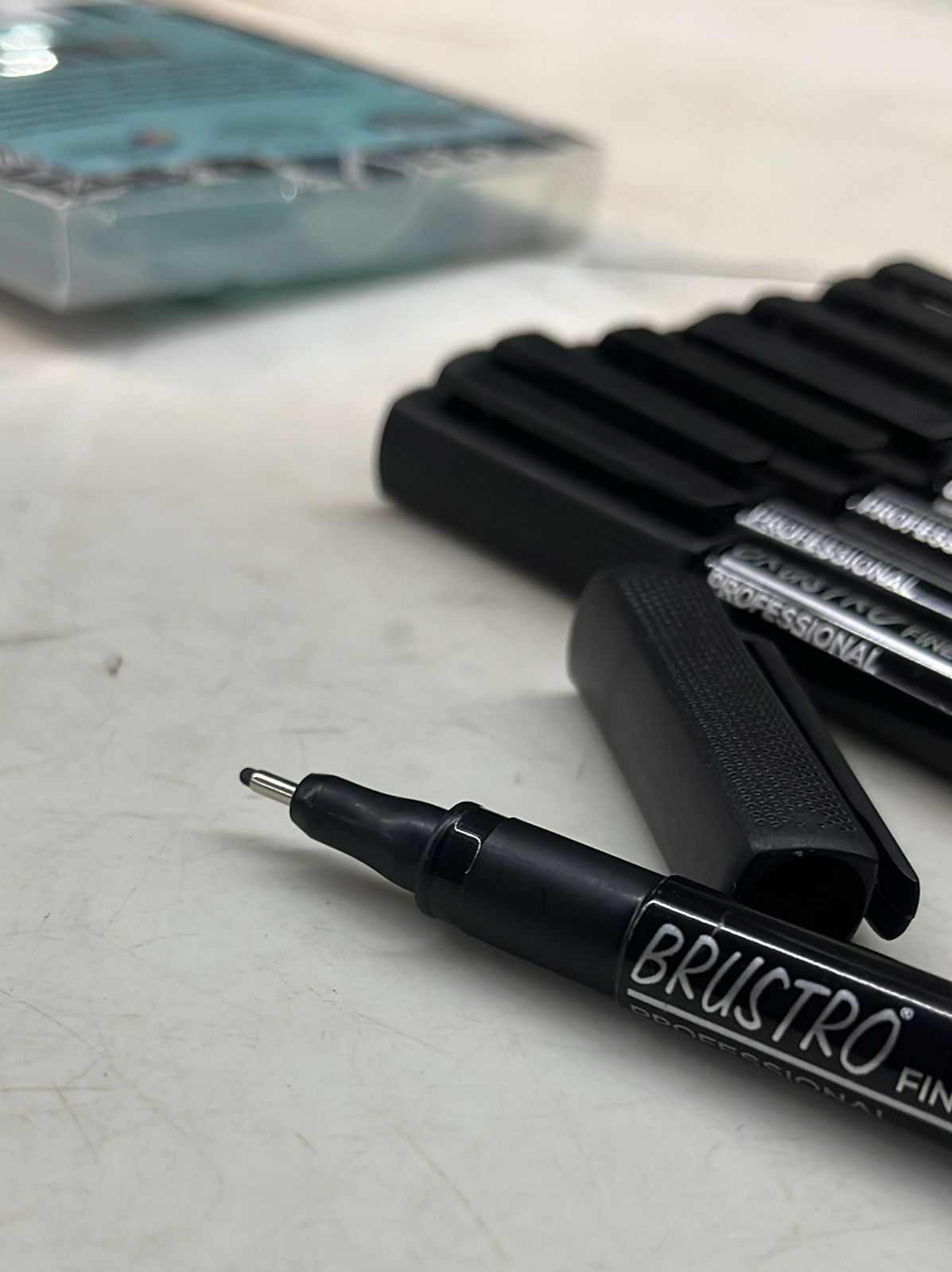 Brustro professional waterproof Fine liners pen - draw black lines on gold foil with variations