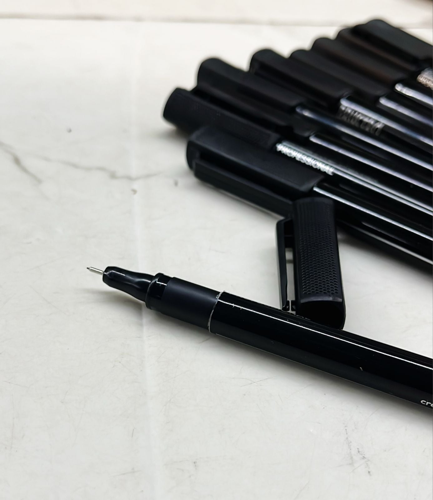 Brustro professional waterproof Fine liners pen - draw black lines on gold foil with variations