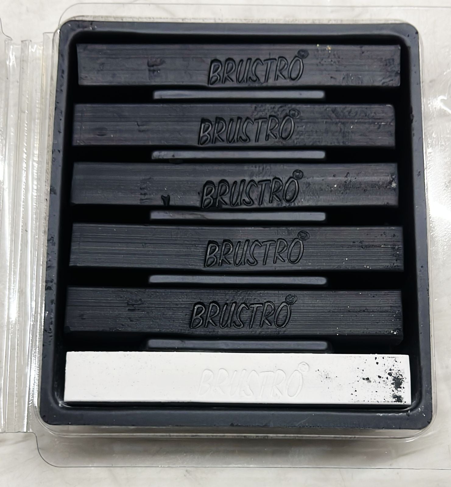 Brustro compressed charcoal sticks set of 6 -1pack