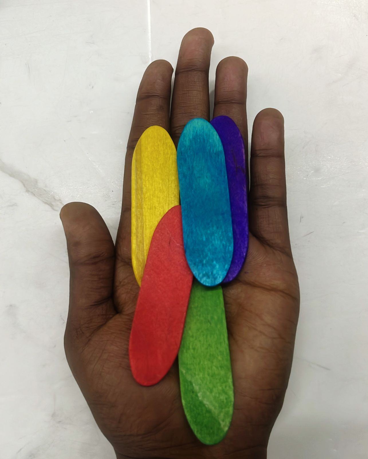 Coloured popsicle sticks small -approx 30piece in a 1pack