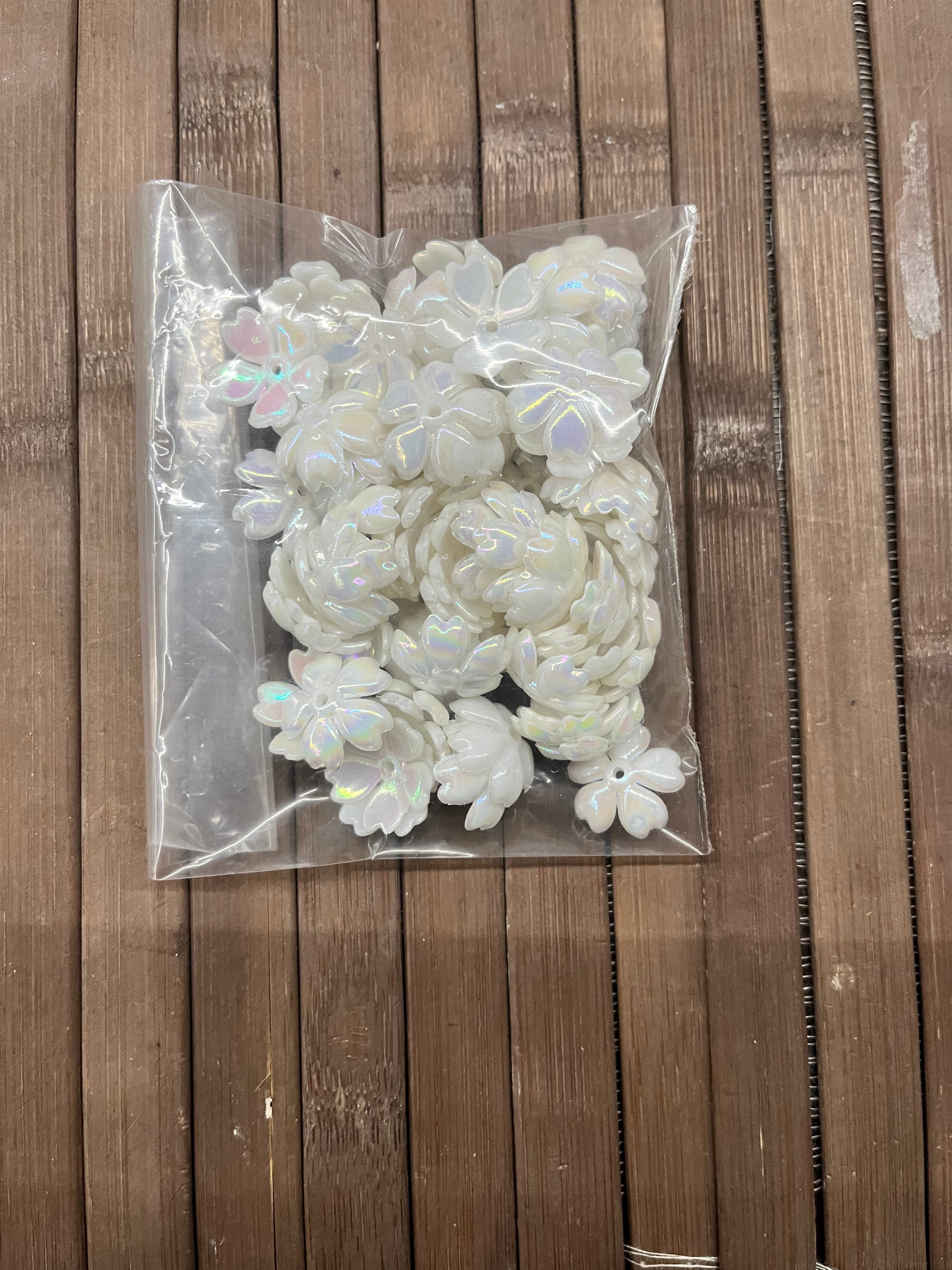 Five petal beads white 10mm- 50g