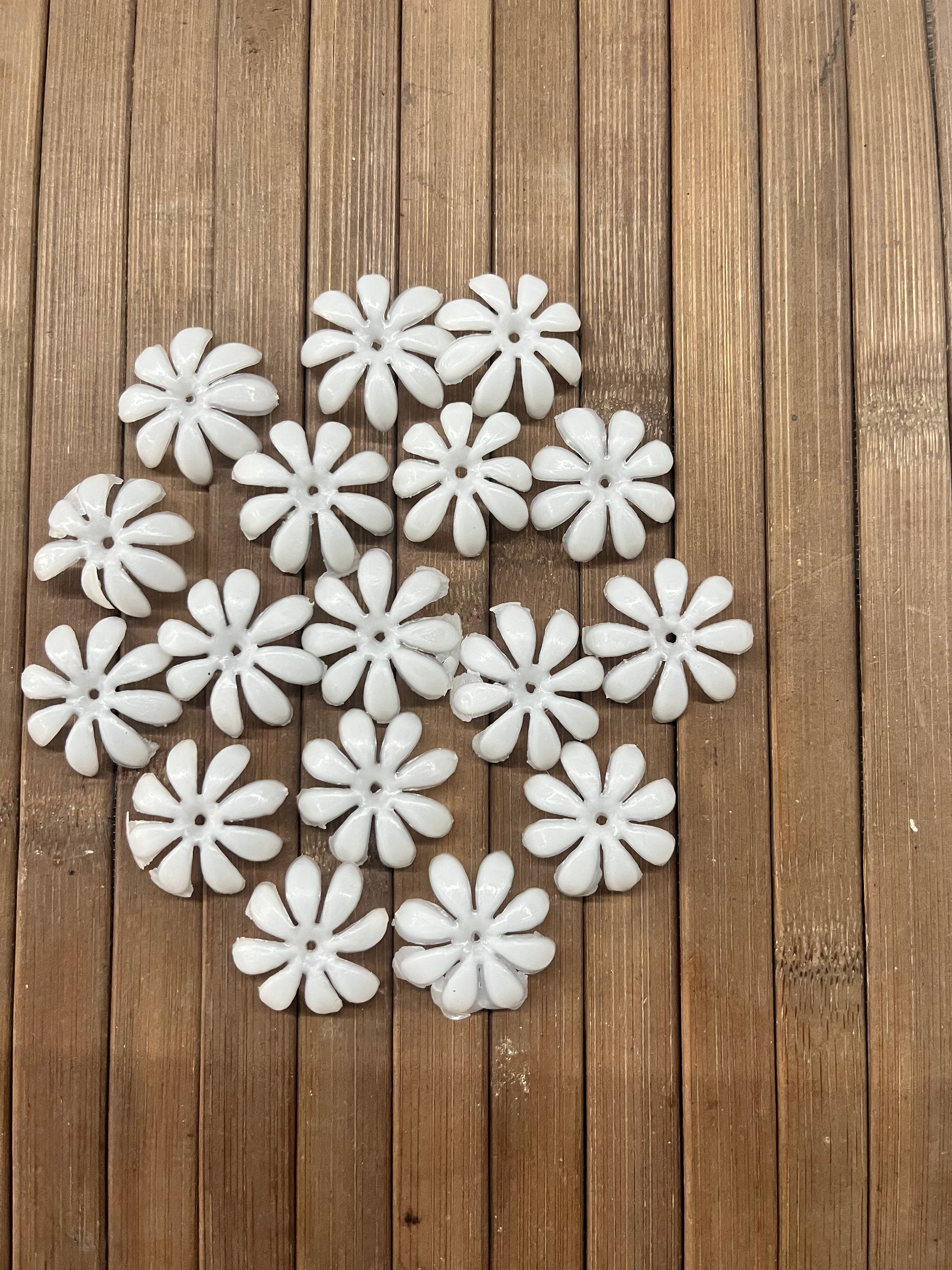 Acrylic white plastic  marigold flower 100g pack