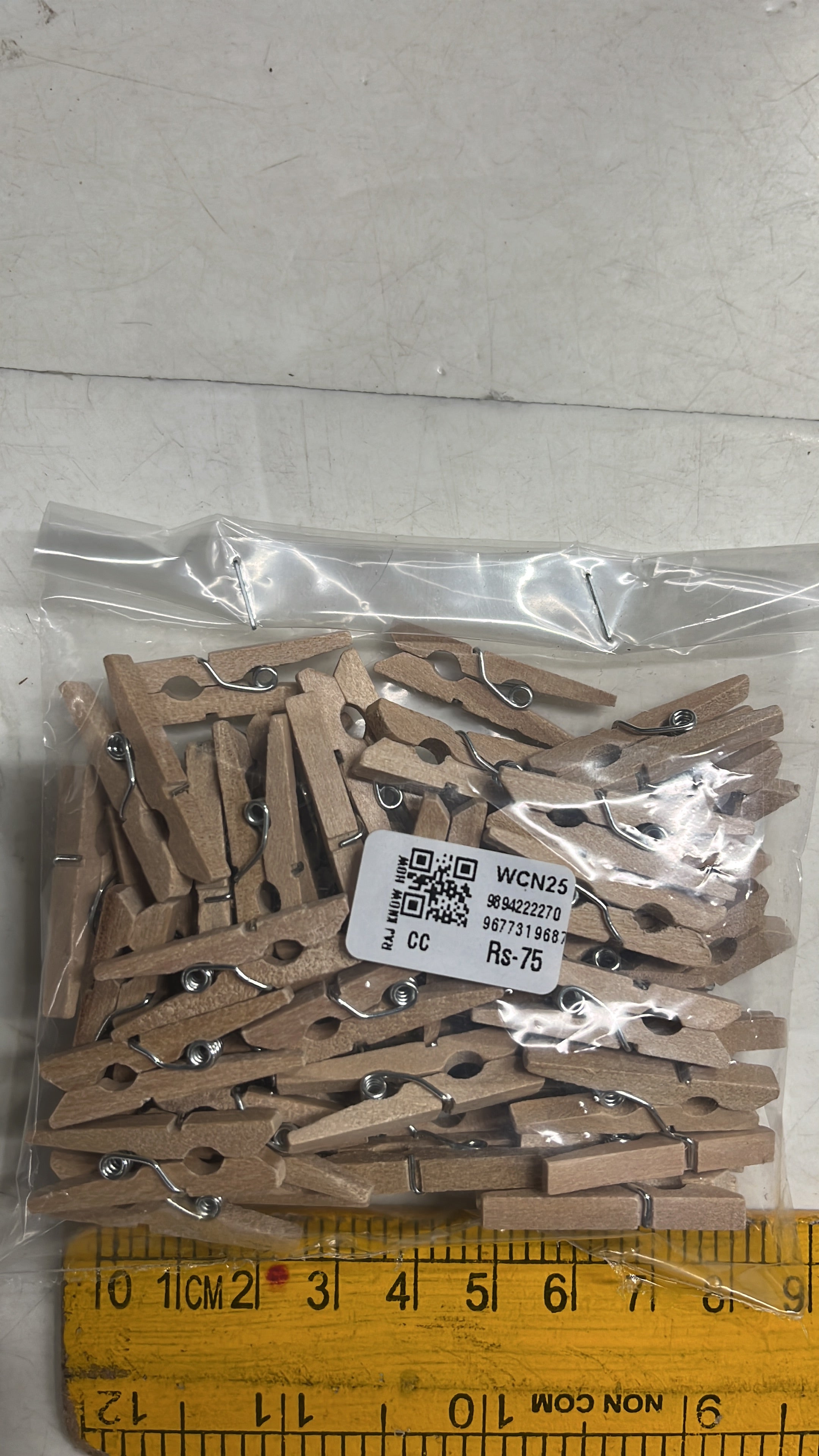 Wooden clip natural colour 3 sizes-50 piece pack
