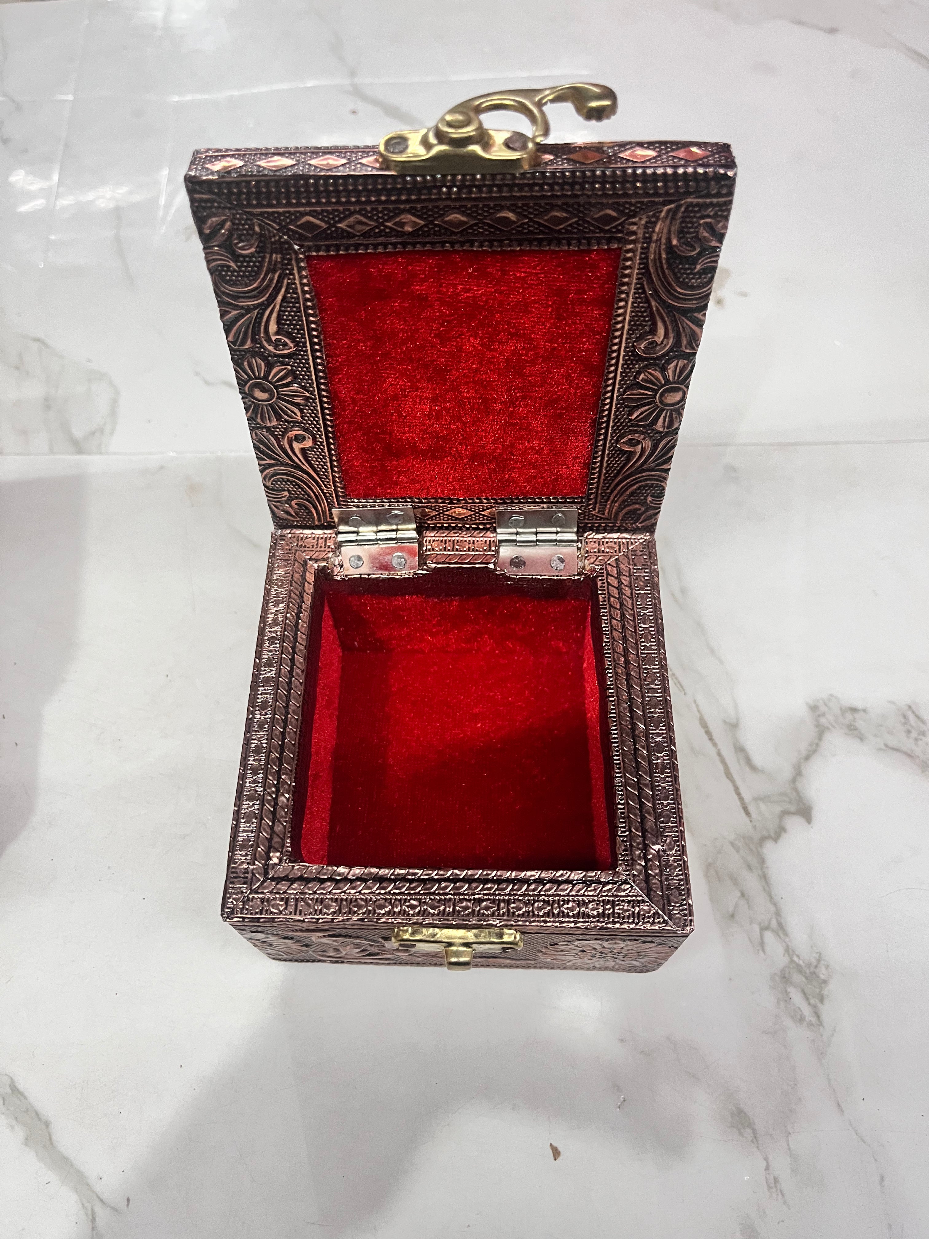 Elephant meenakari box 4x4 -EMB1. 1piece
