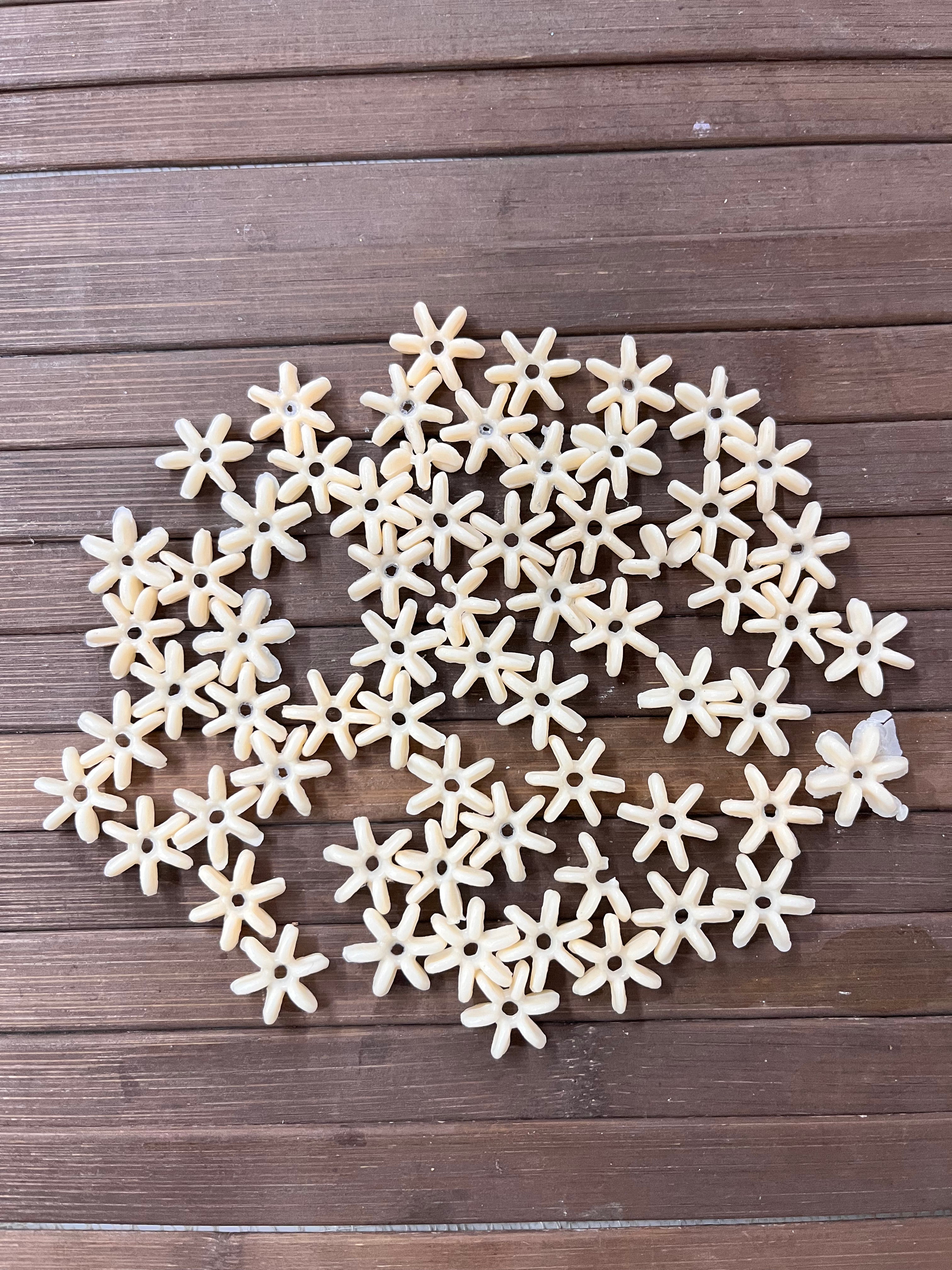 Acrylic plastic chakri ganga bead medium-100g in a pack