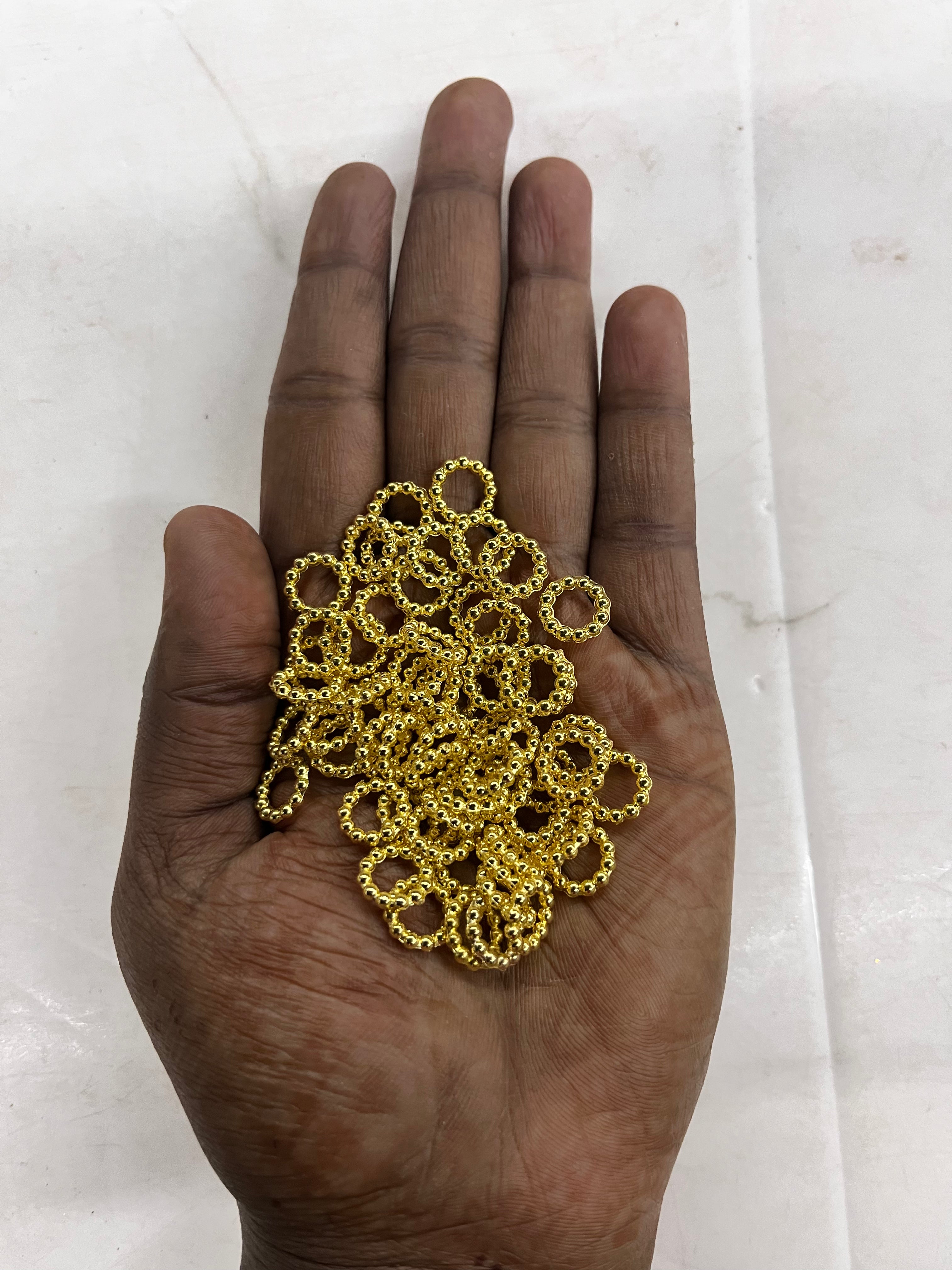 Gold plastic rings with stripes more than 25pcs -25g pack