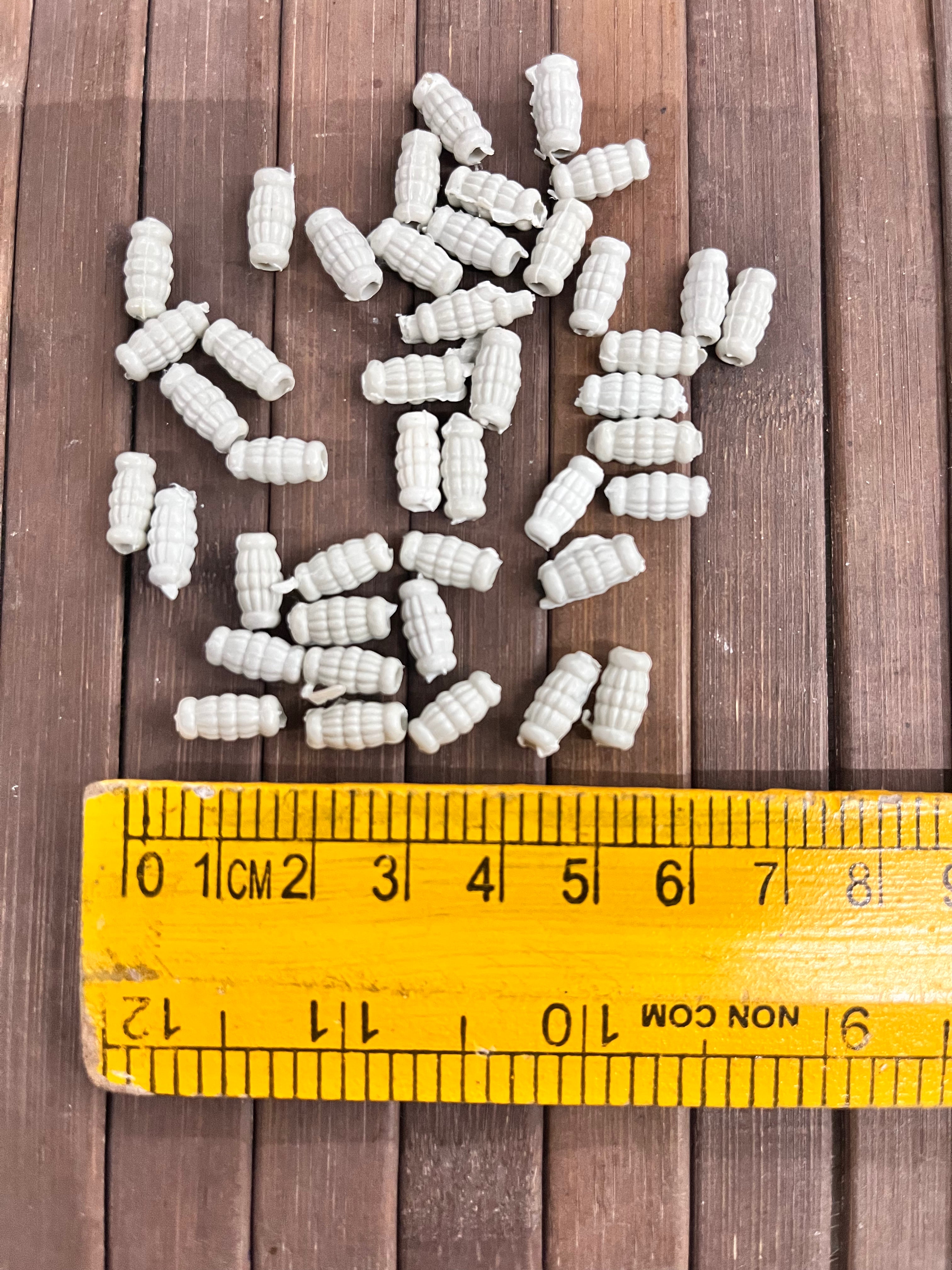 Worm plastic beads -100g pack