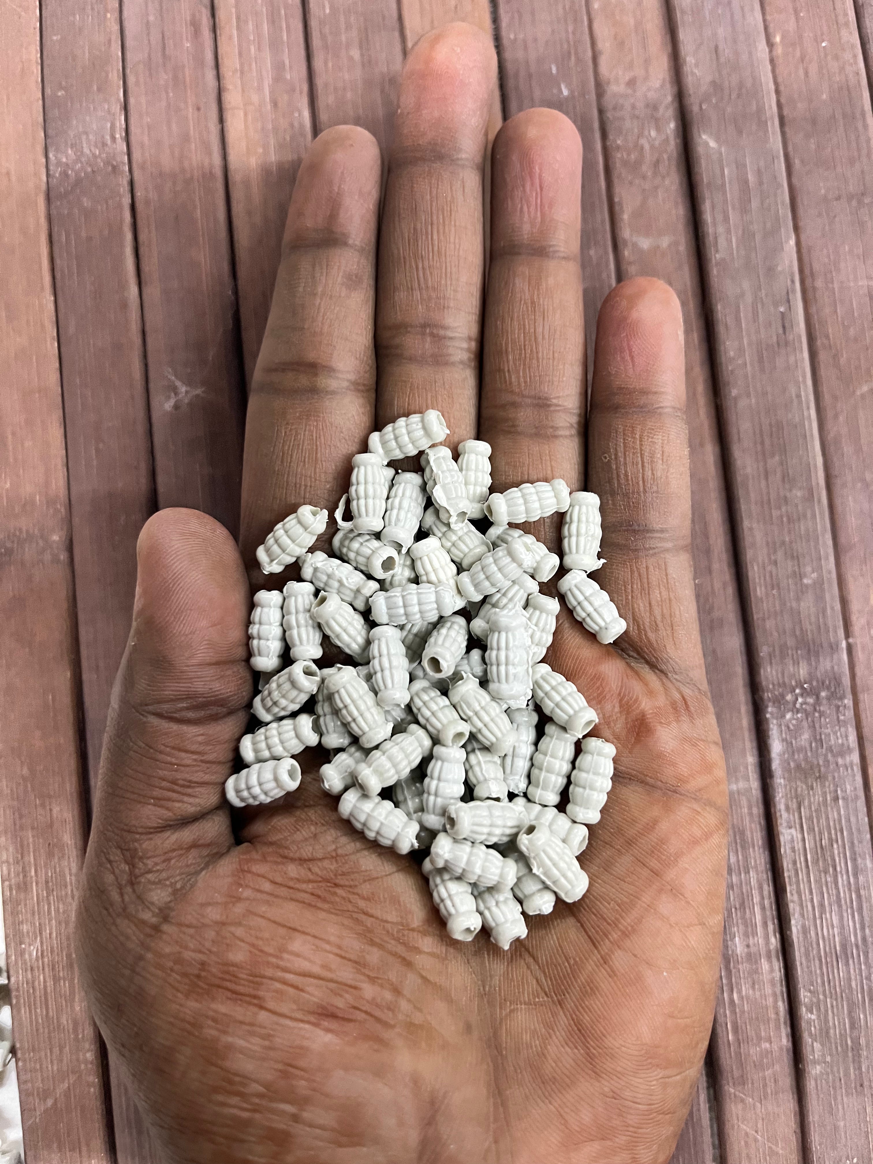 Worm plastic beads -100g pack