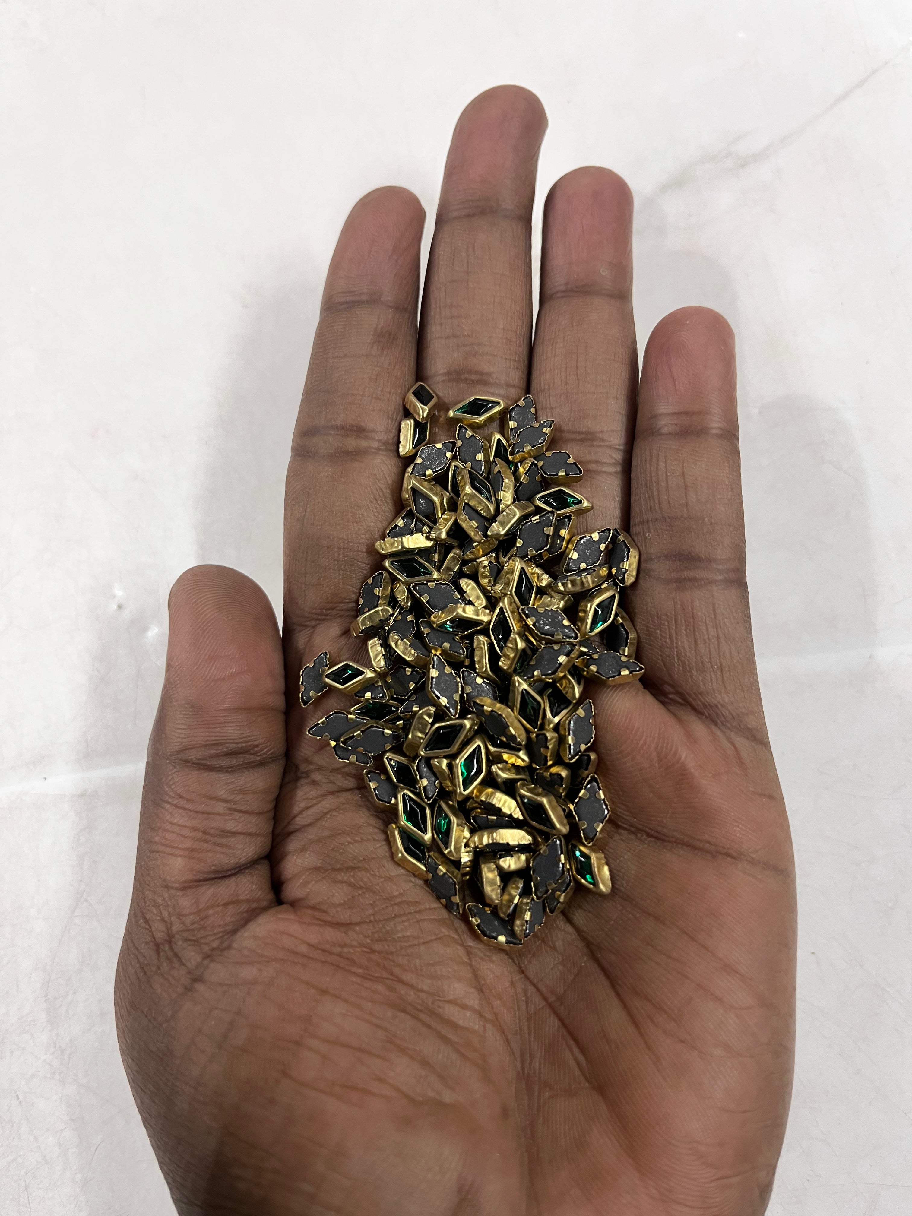 Diamond frame kundan stone 4mm 50g-1pack difference colours available -DFKN