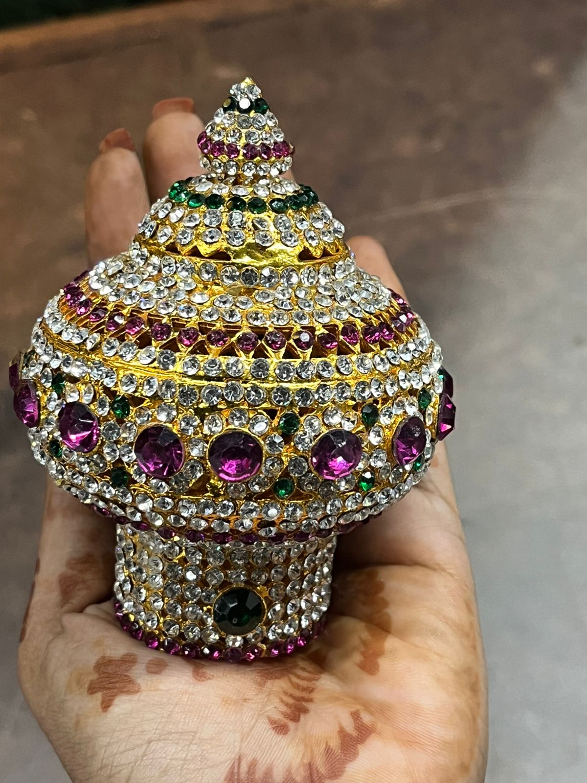 PANDIYAN STONE FULL GREEDAM-VGREED (in cm)-1 PIECE