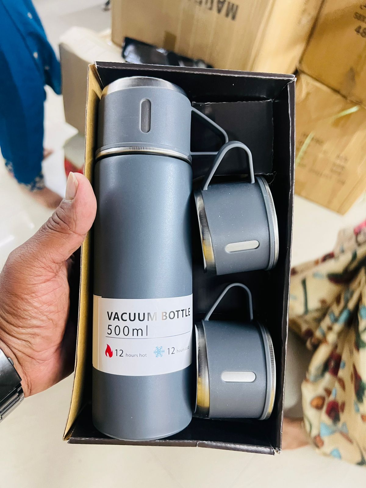 Vaccum flask (Minimum order 10 sets   Assorted colours)