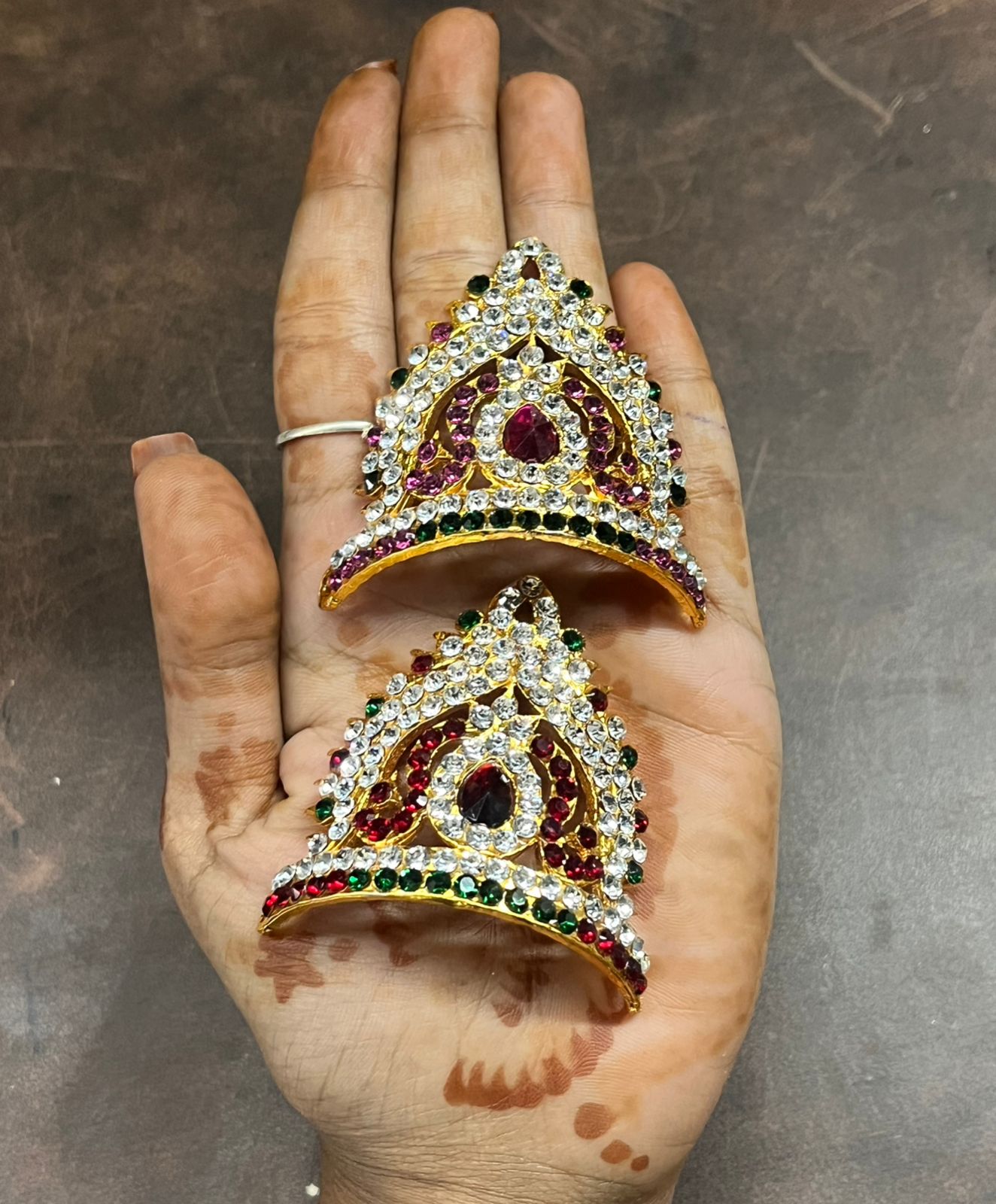 STONE GREEDAM HALF -GRMED(IN CM)-1 PIECE